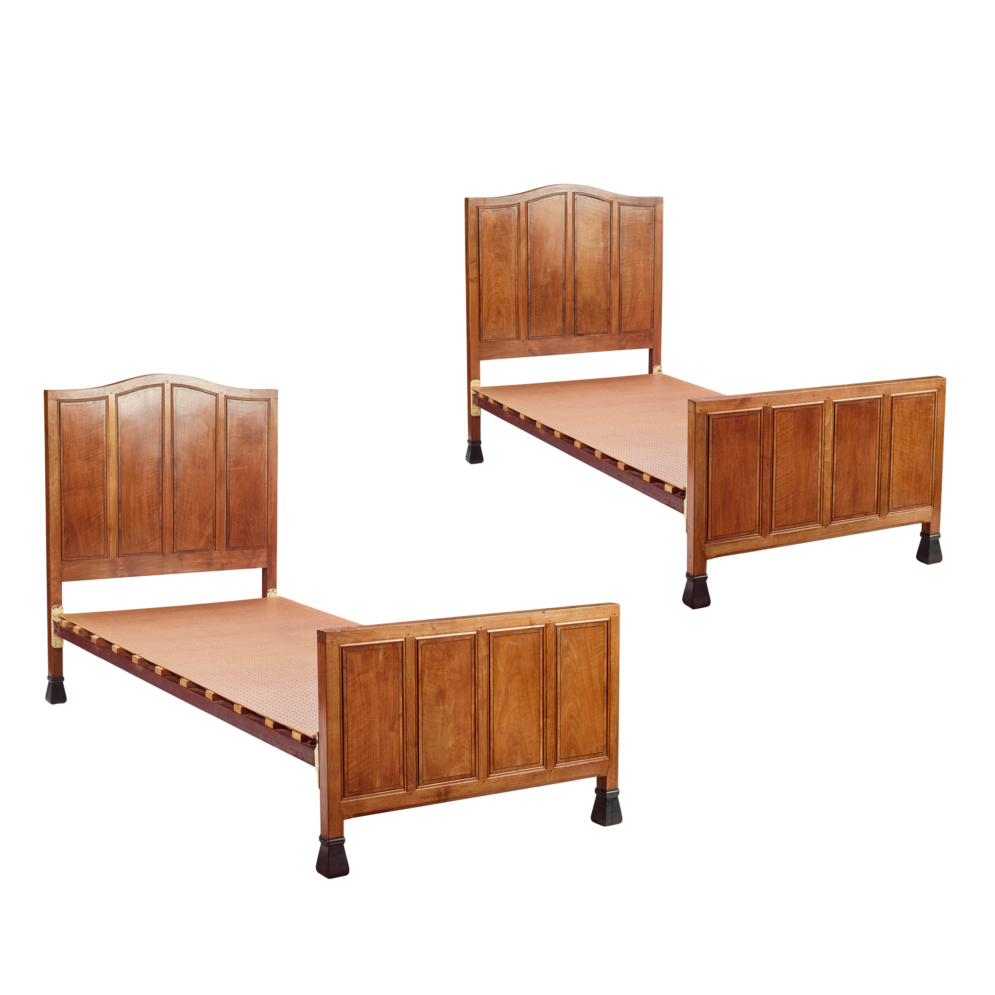 GORDON RUSSELL (1892-1980) FOR RUSSELL & SONS, BROADWAY