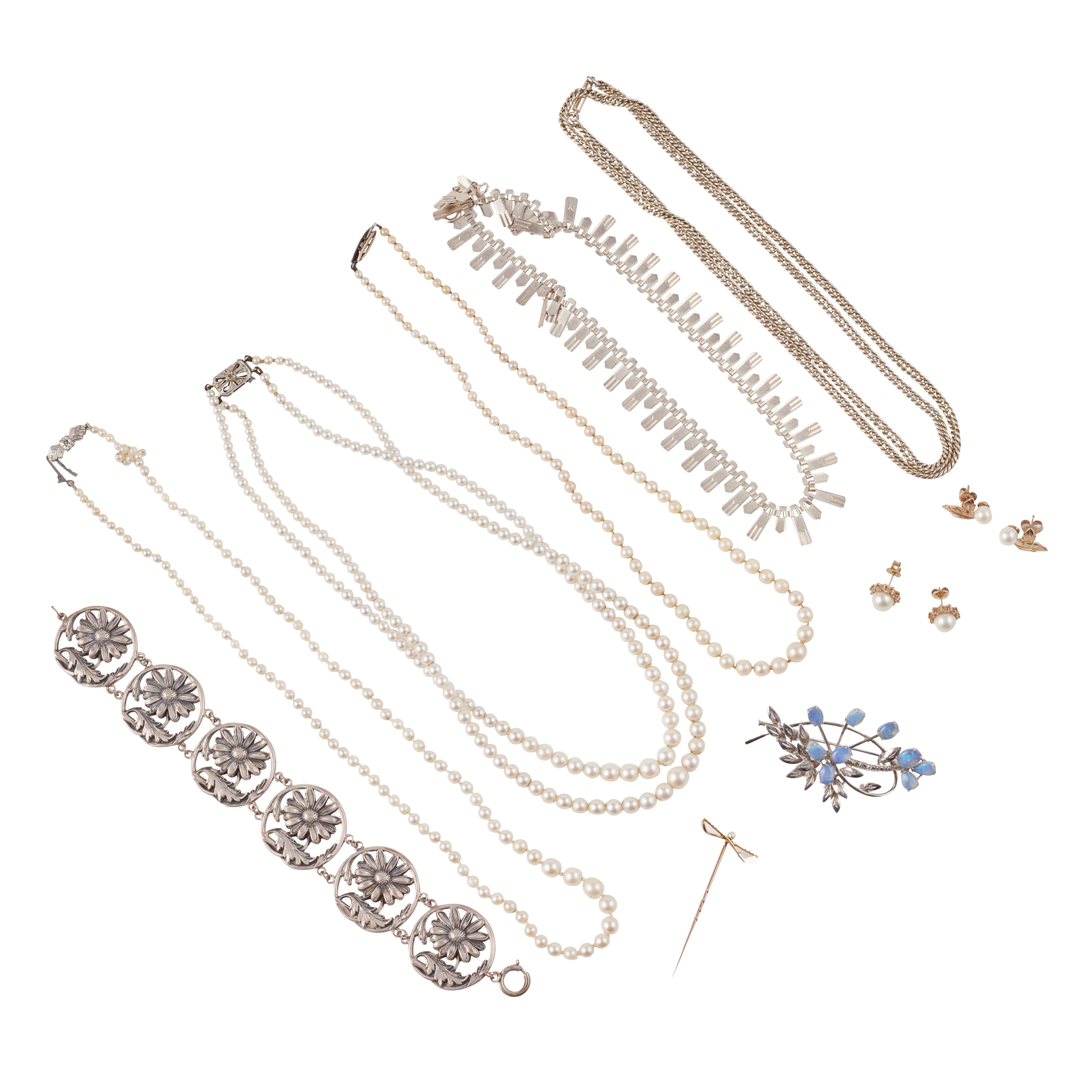 A collection of jewellery