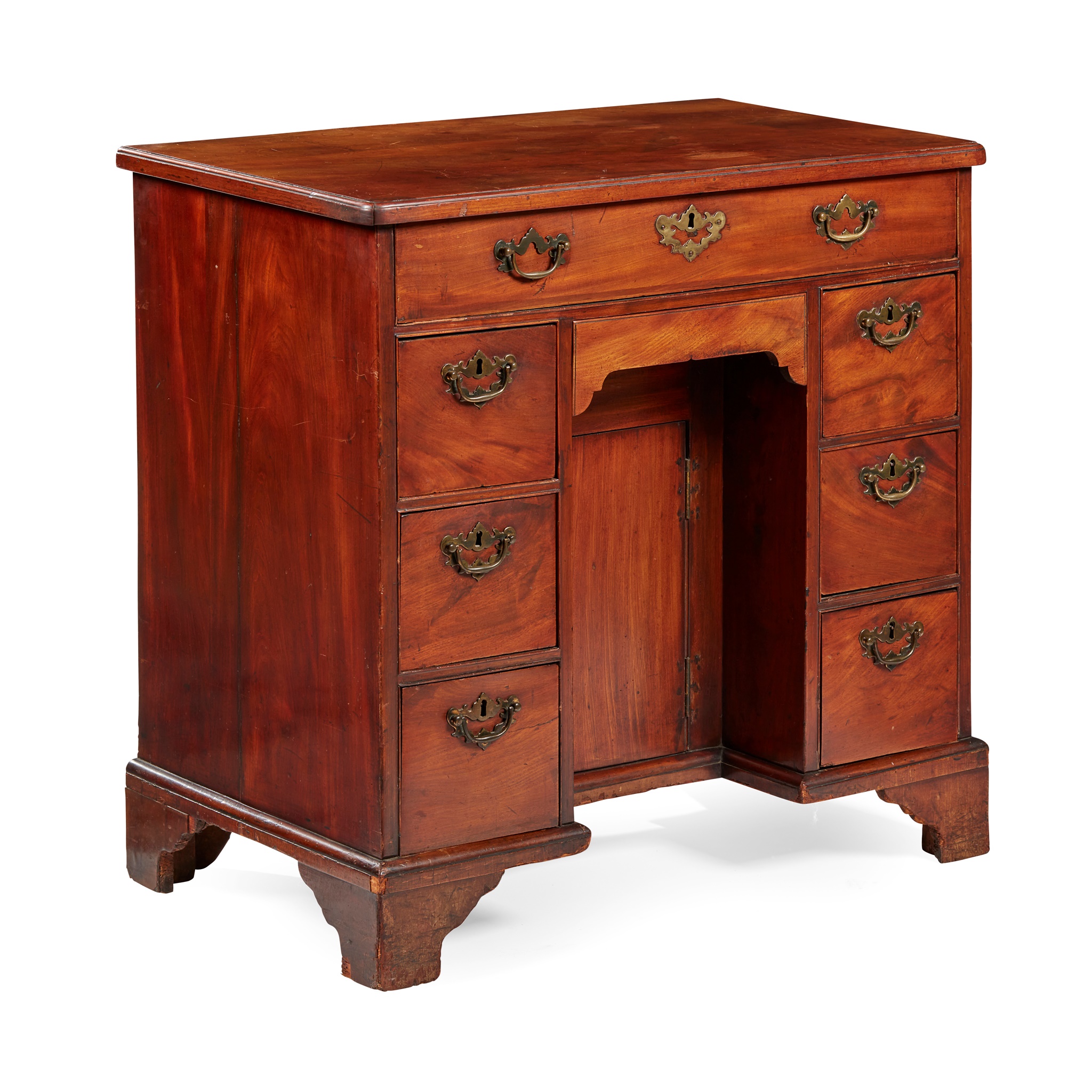 LATE GEORGE II MAHOGANY KNEEHOLE DRESSING TABLE