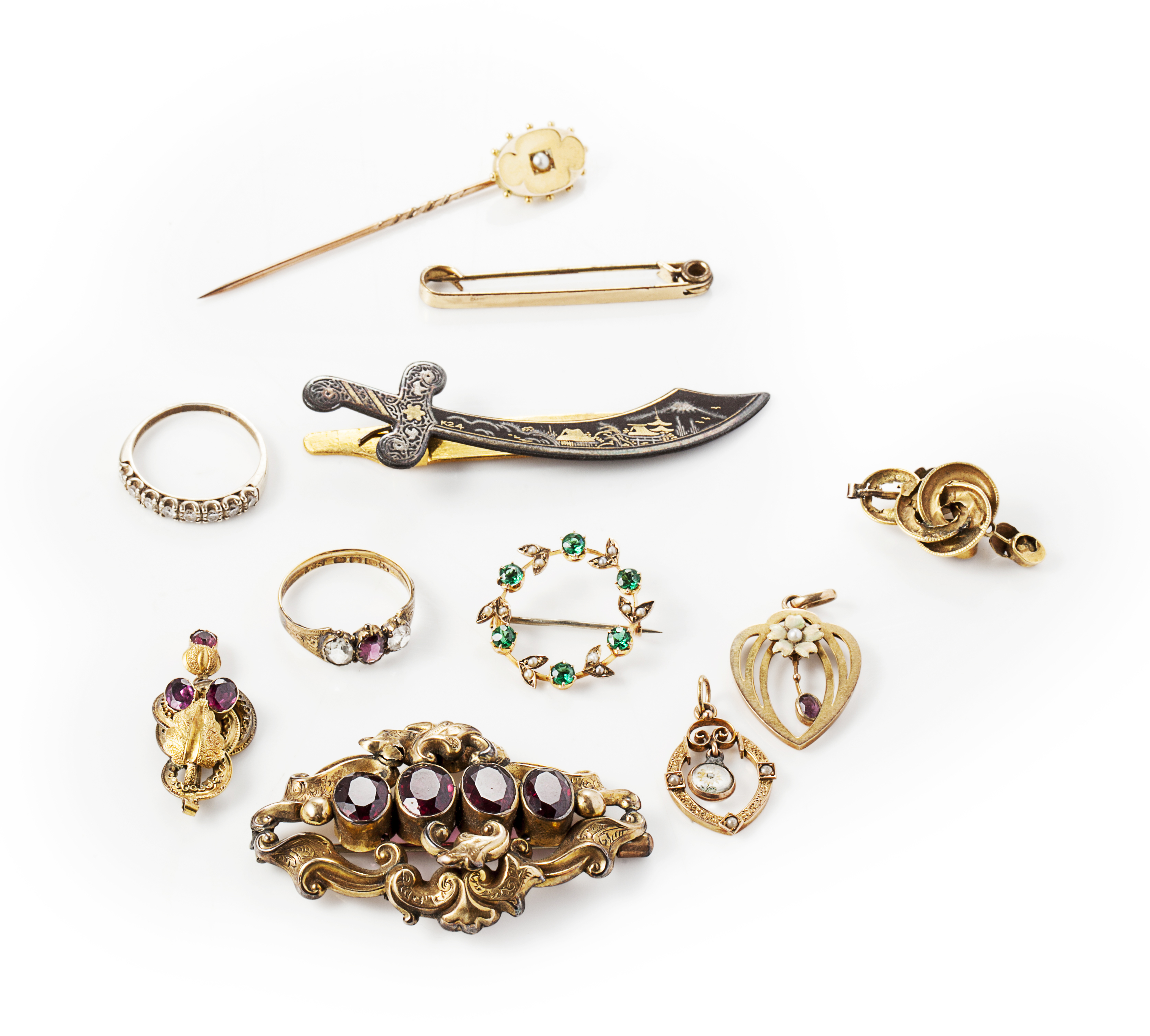 A collection of jewellery