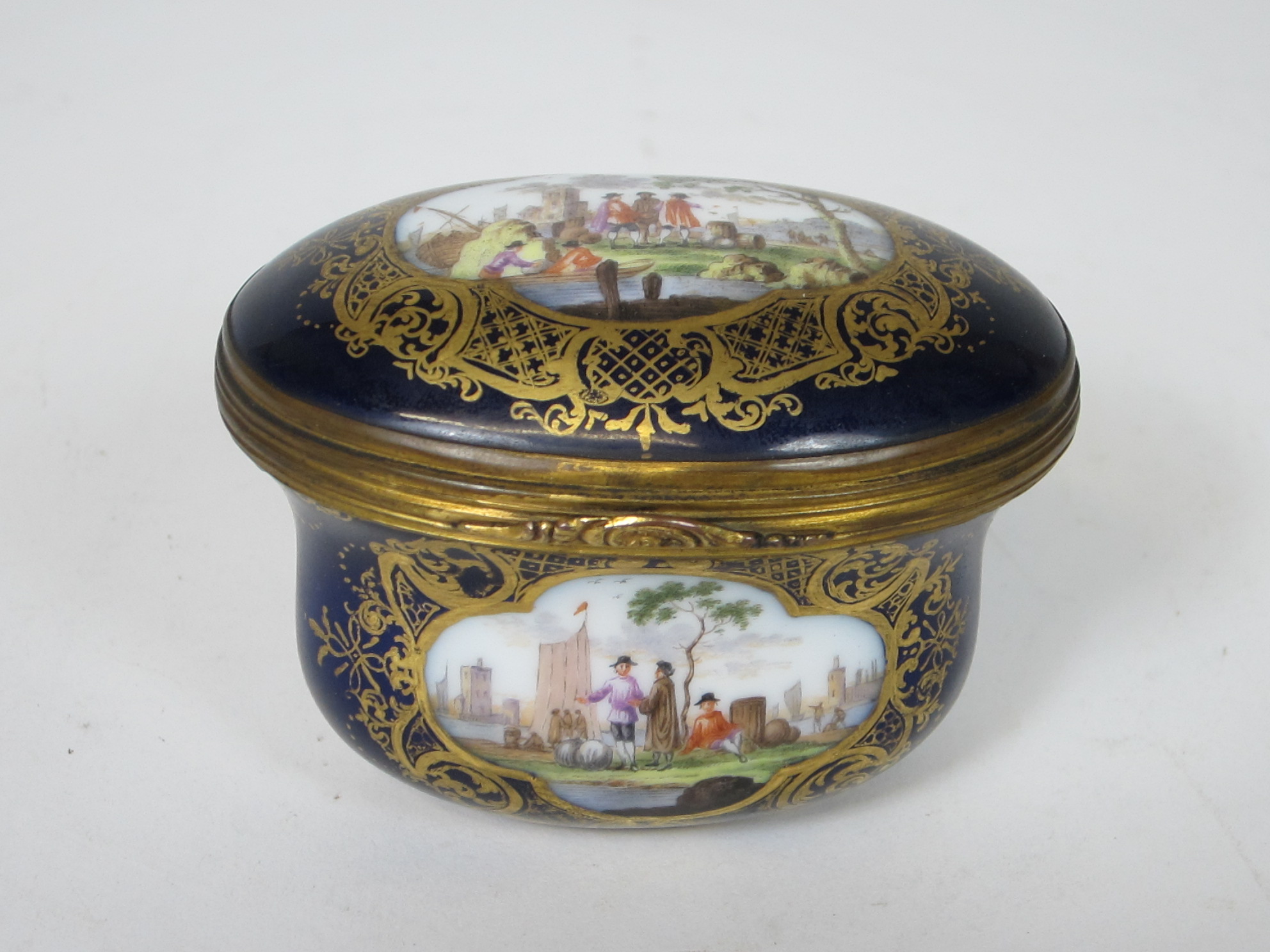 CONTINENTAL PAINTED PORCELAIN BOX