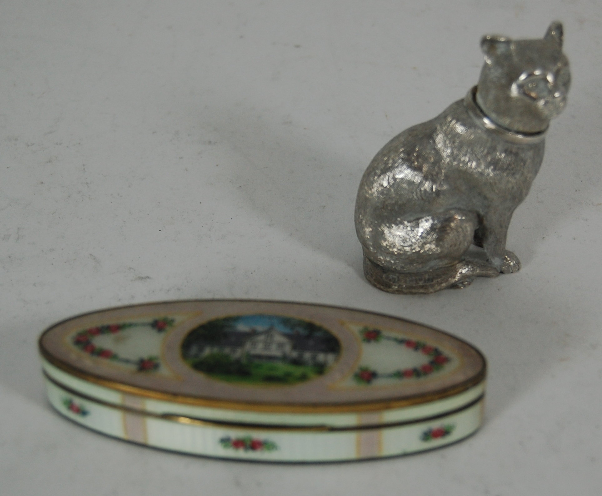 An Edwardian novelty cat pepperette