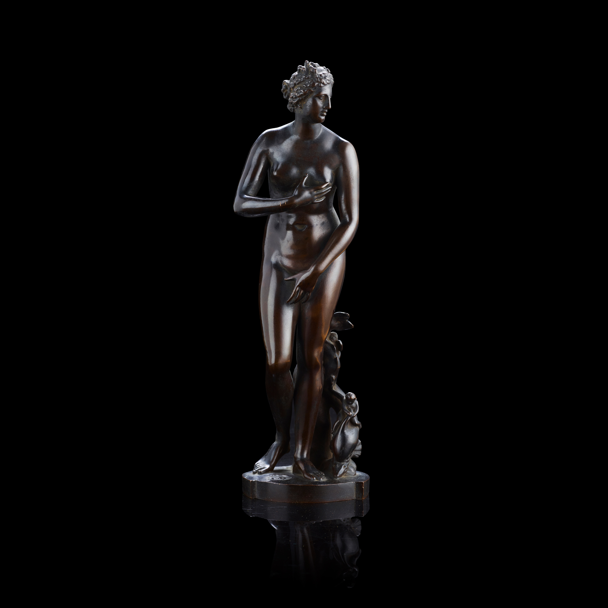 A FRENCH BRONZE FIGURE OF THE CAPITOLINE VENUS, AFTER THE ANTIQUE
