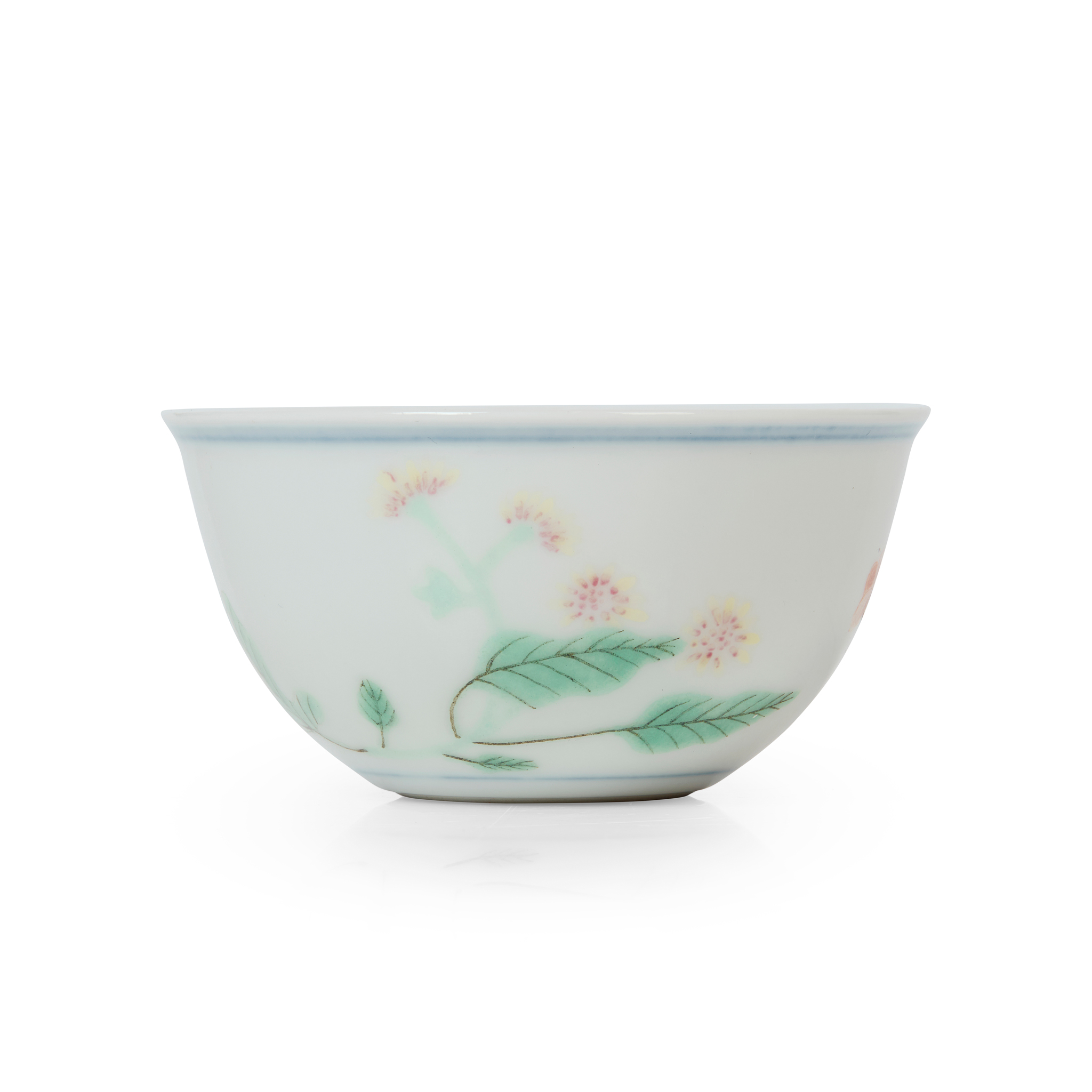 SMALL CHINESE FAMILLE ROSE WITH UNDERGLAZE BLUE CUP