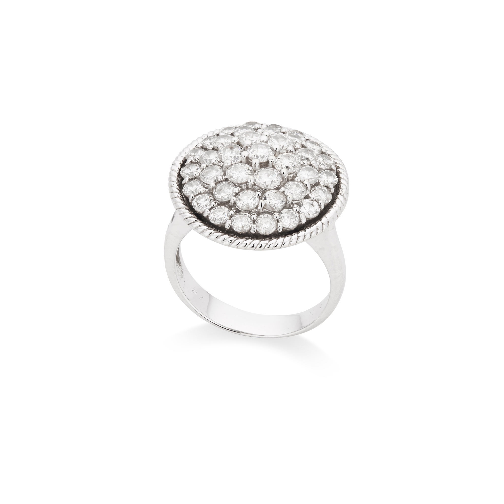 A diamond cluster ring