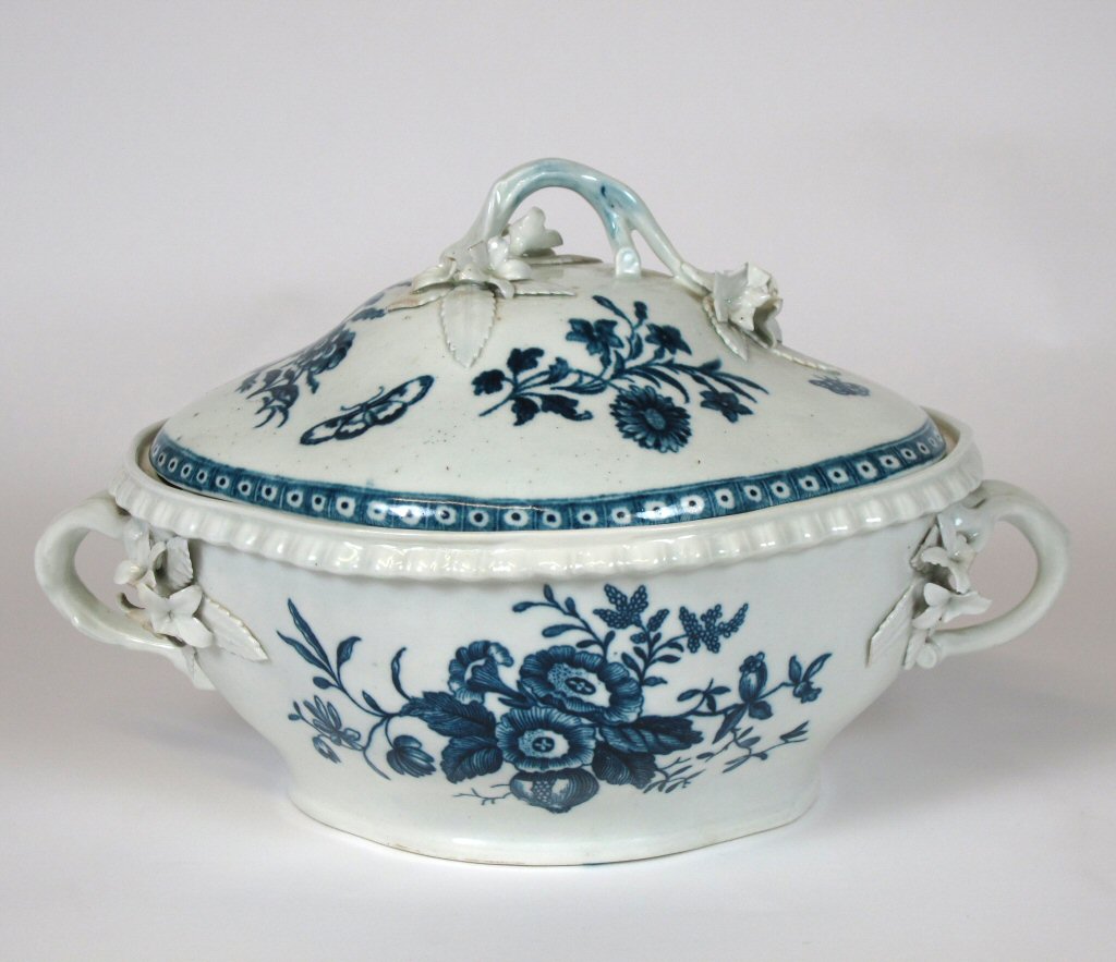 WORCESTER BLUE AND WHITE 'NARCISSUS' PATTERN TUREEN AND COVER