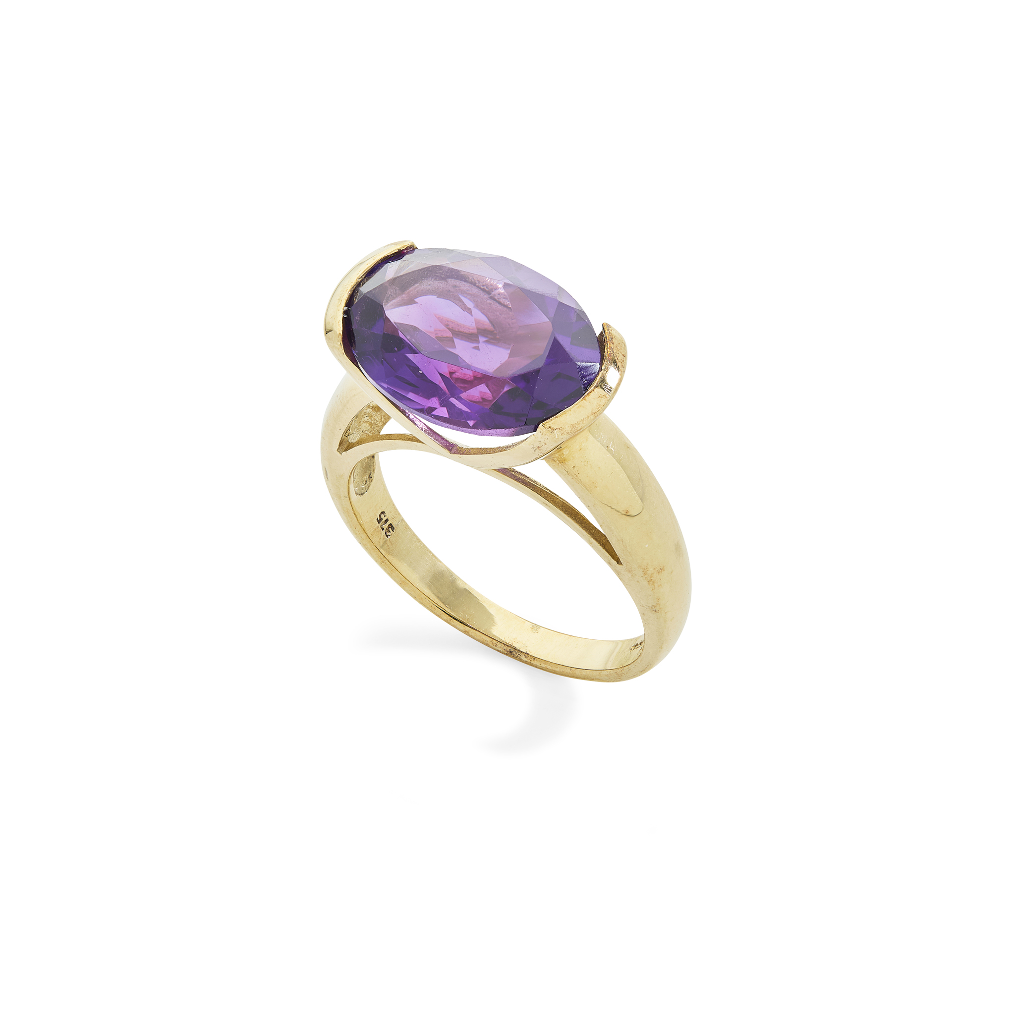 A 9ct gold amethyst single-stone ring