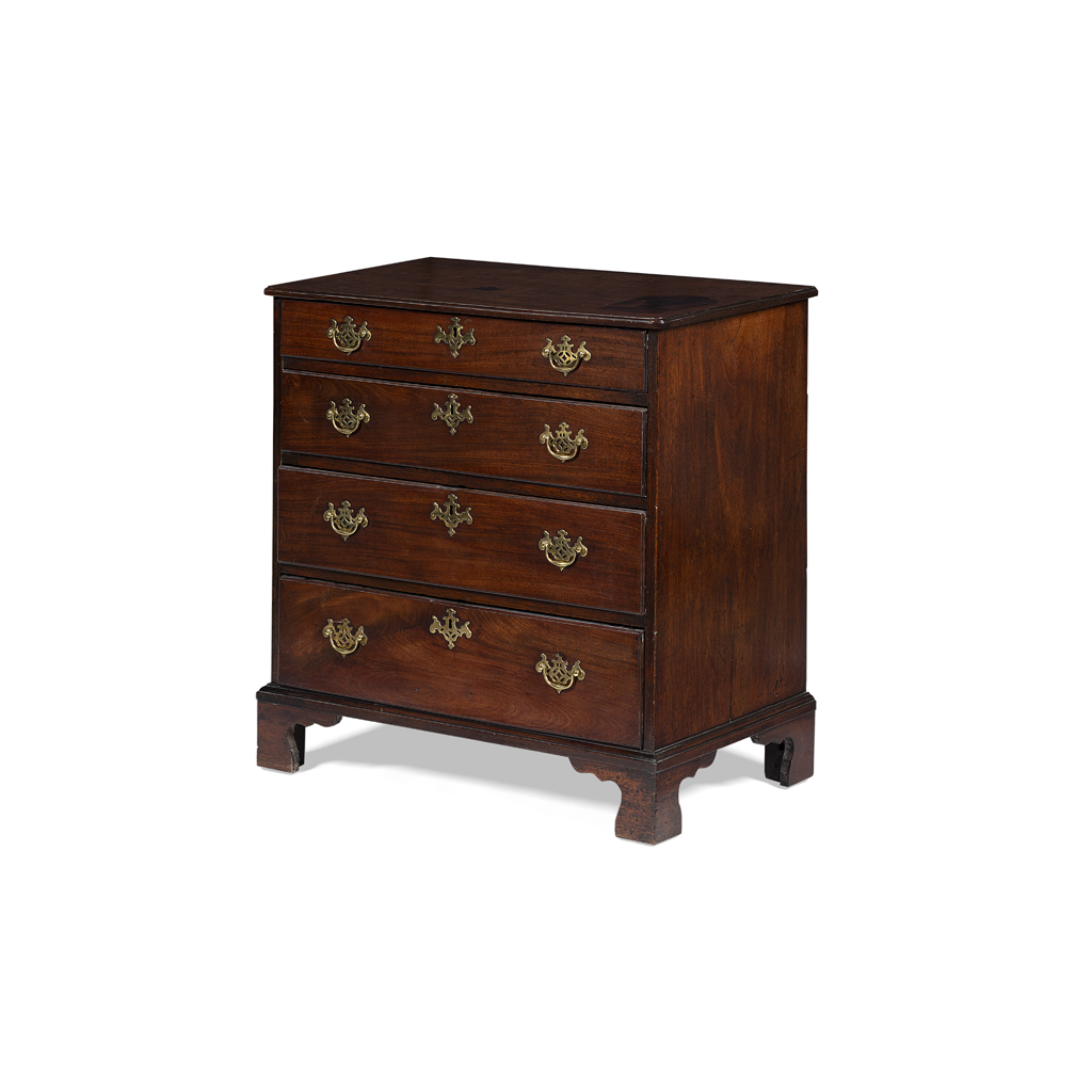GEORGE III SMALL MAHOGANY CHEST OF DRAWERS