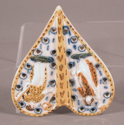 A rare Pratt ware plume holder