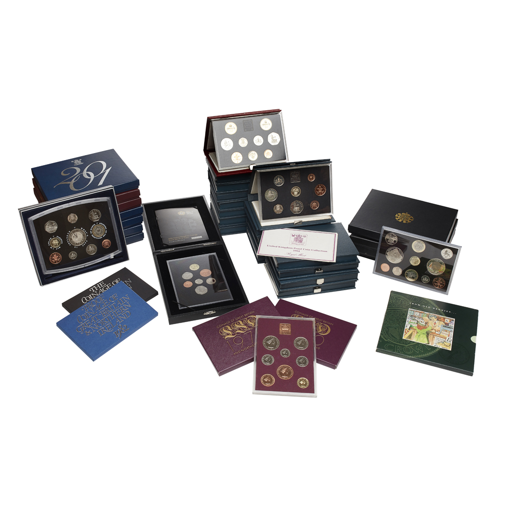 U.K. - A group of various cased year sets