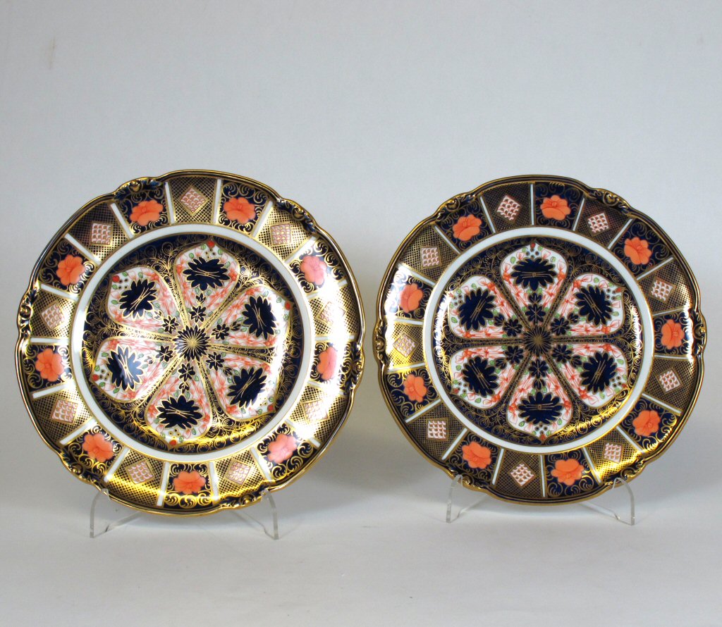 A Royal Crown Derby matched part dessert service