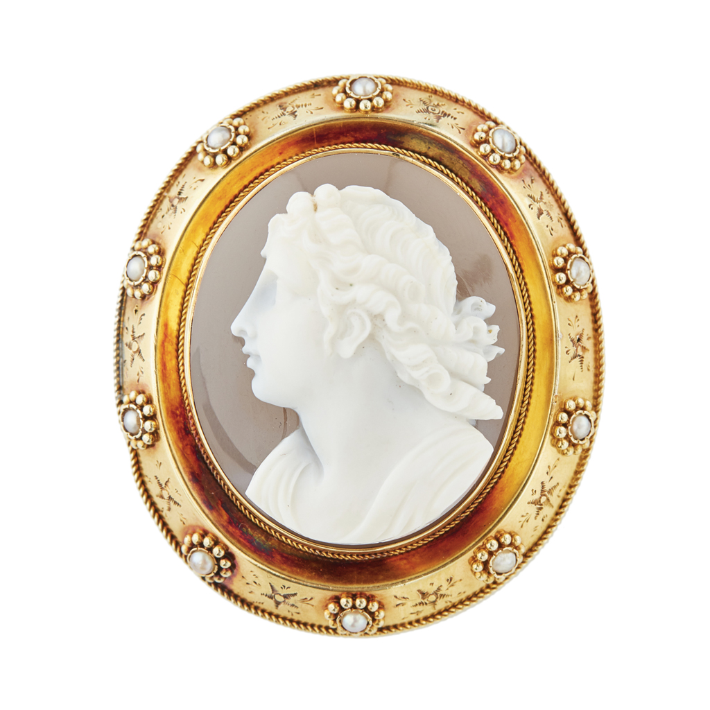 A hardstone cameo brooch