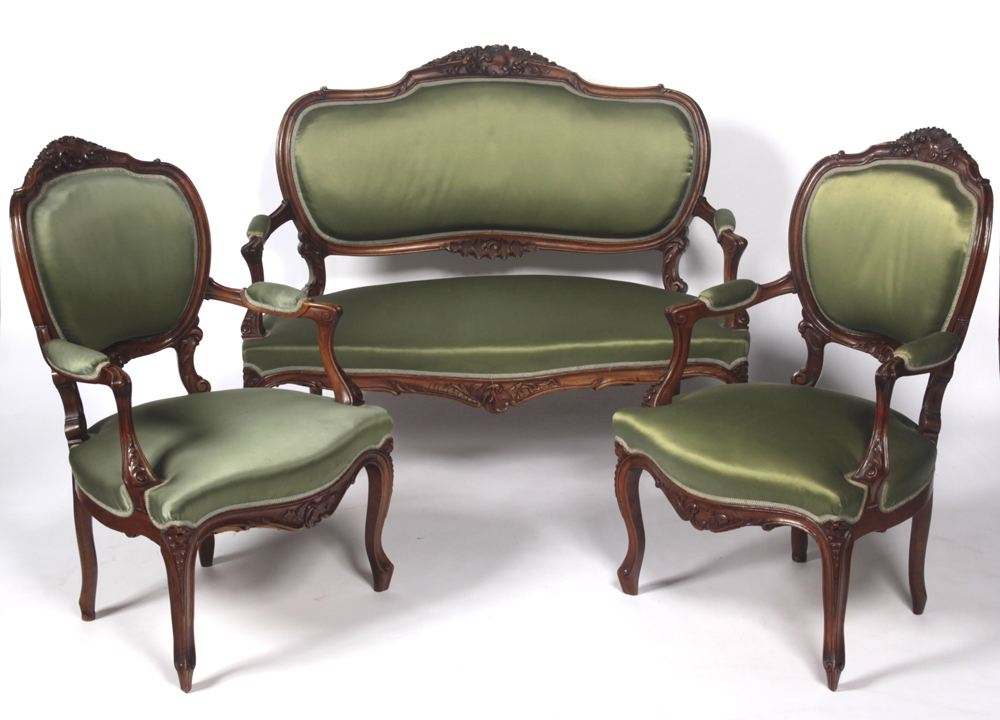 A Victorian mahogany three piece parlour suite