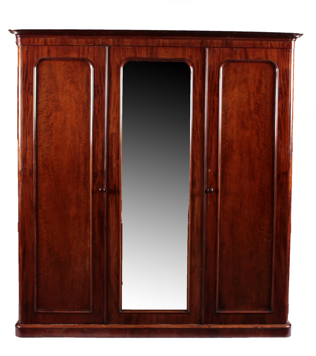VICTORIAN MAHOGANY WARDROBE