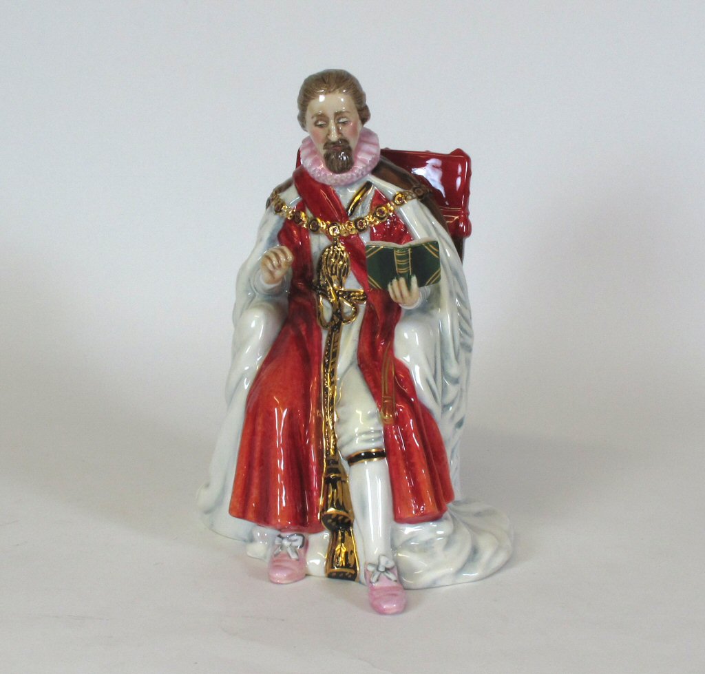 COLLECTION OF ROYAL DOULTON FIGURES