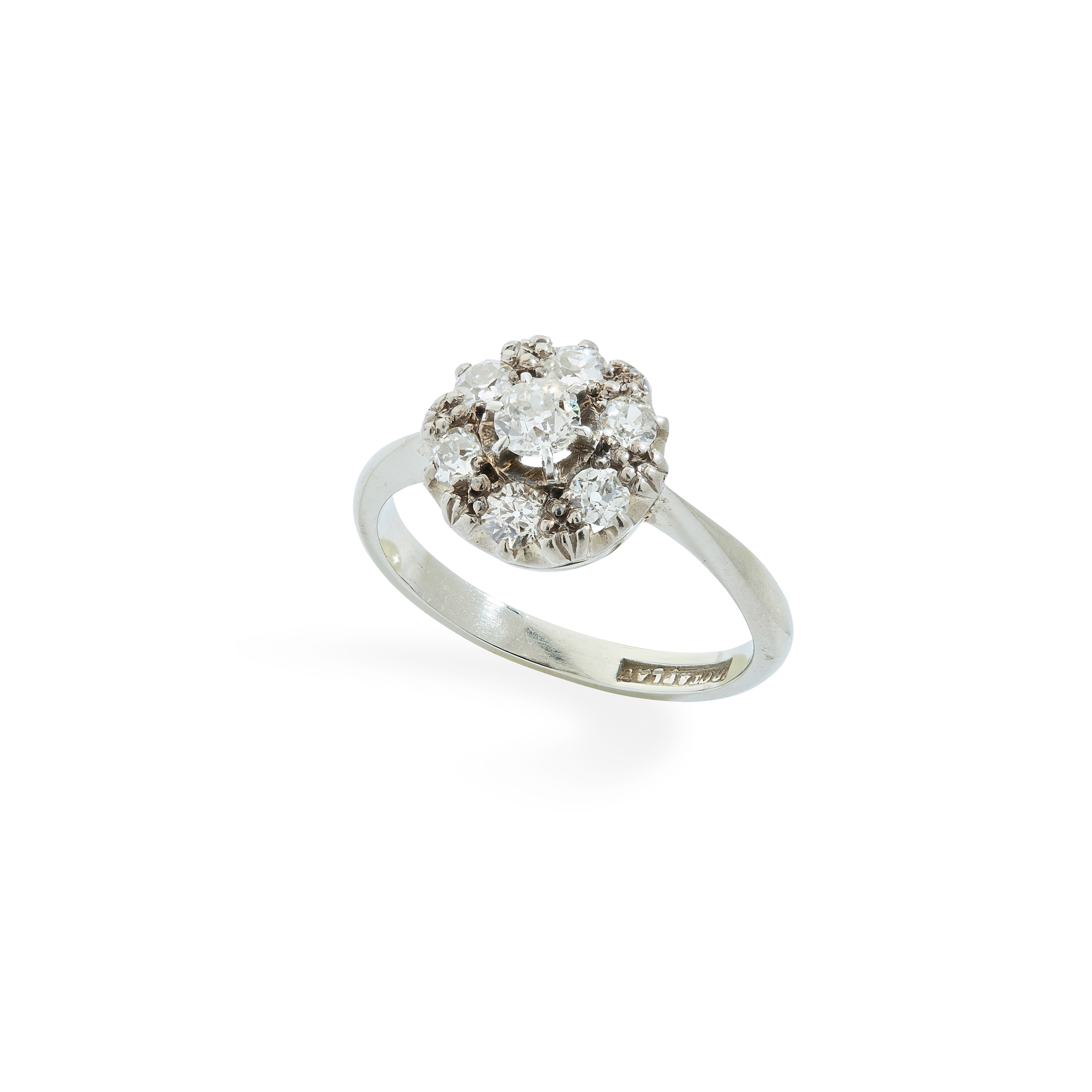 A diamond cluster ring