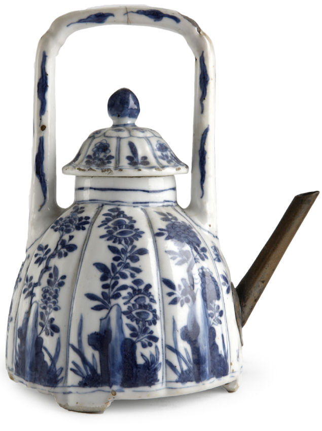 Chinese blue and white porcelain teapot