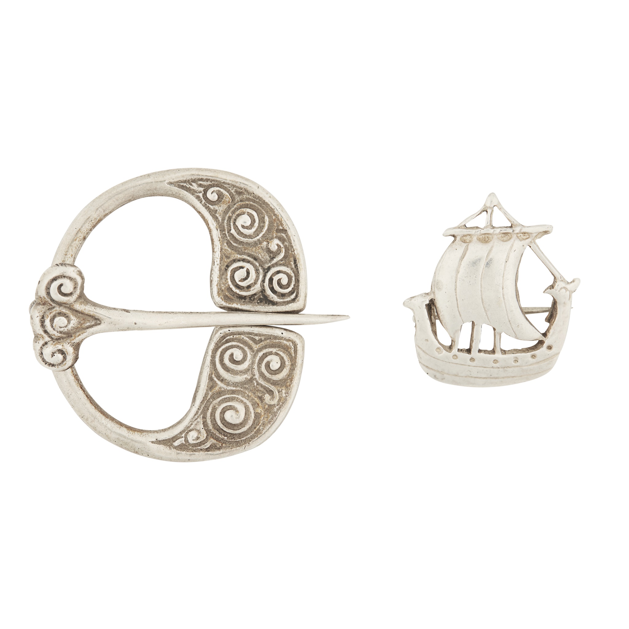 An Alexander Ritchie penannular pin