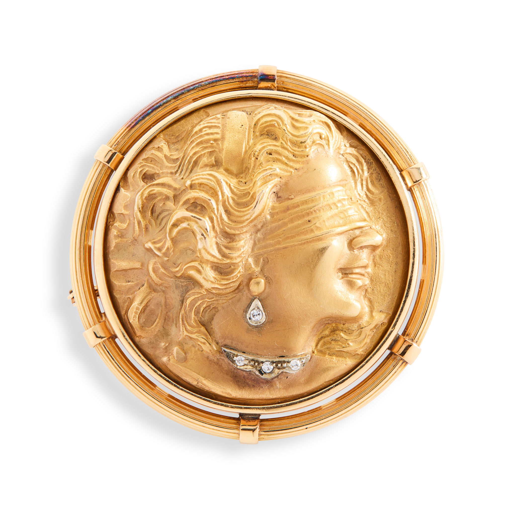 A diamond pendant/brooch