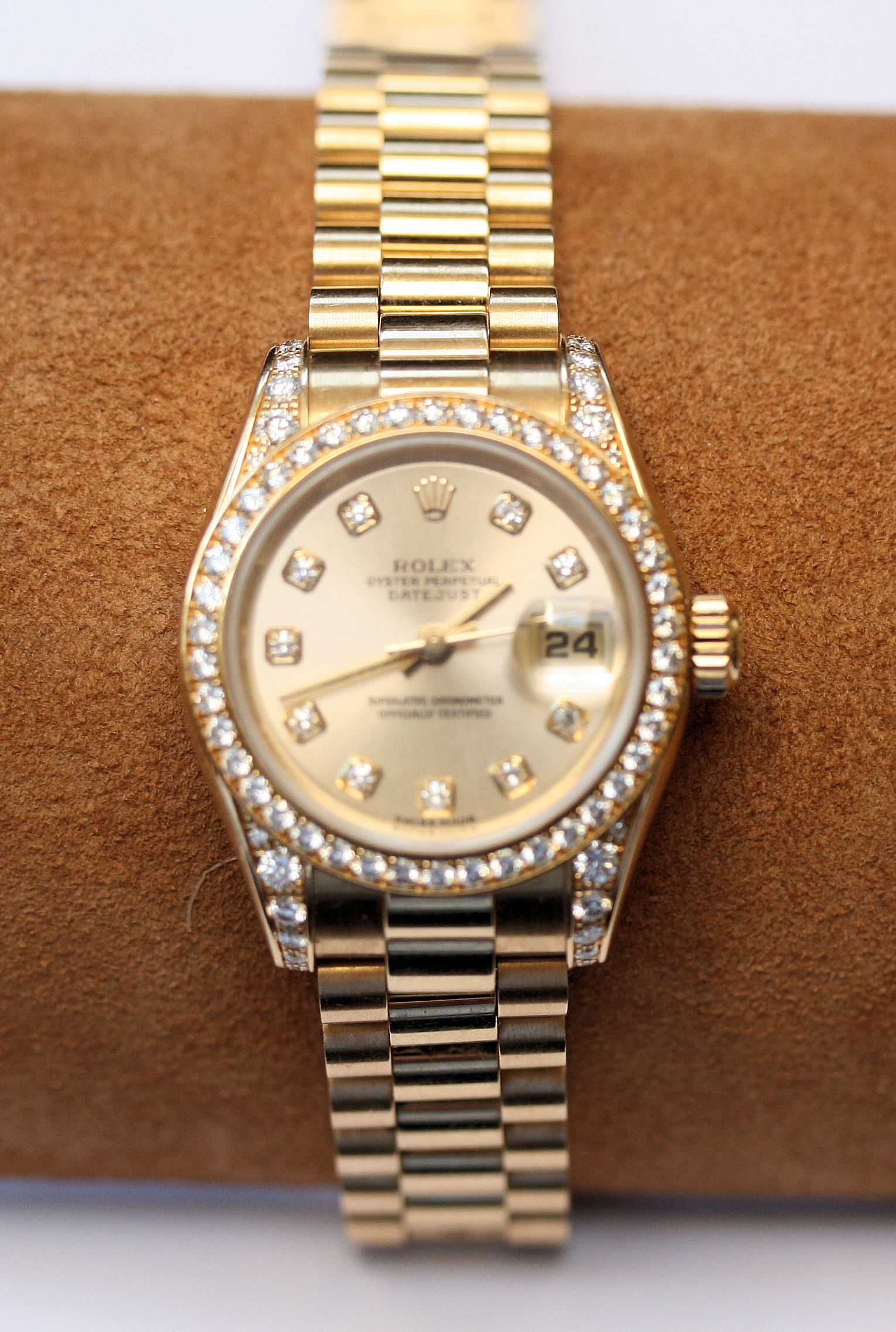 ROLEX - a lady's Oyster Perpetual Datejust superlative chromonometer