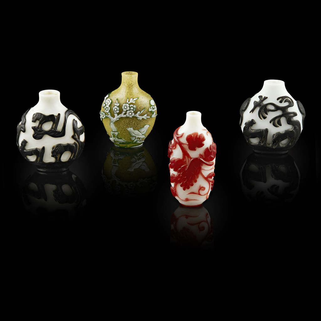 RED-OVERLAY WHITE GLASS 'SQUIRREL AND GRAPES' SNUFF BOTTLE