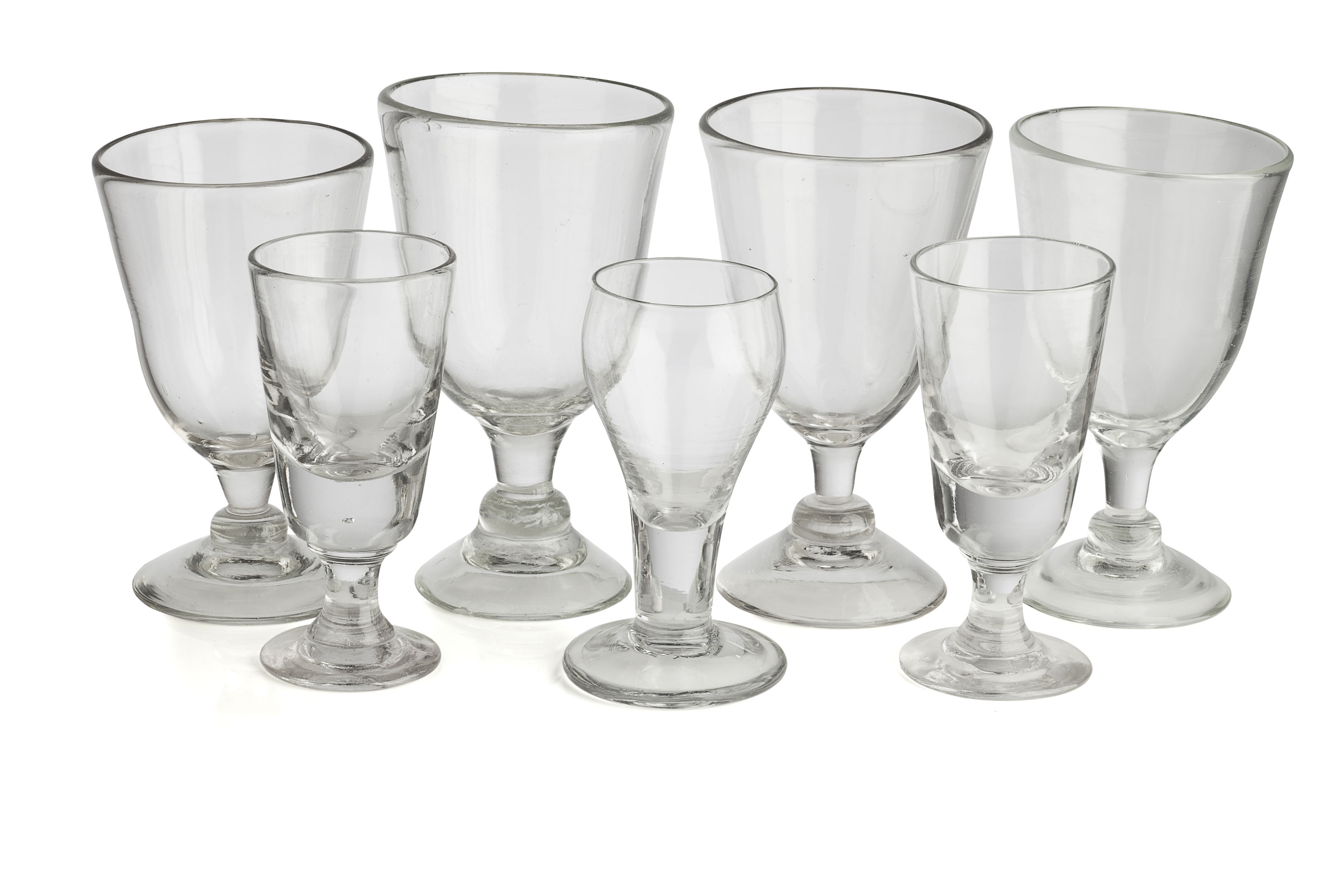 NEAR SET OF EIGHT DRINKING GLASSES