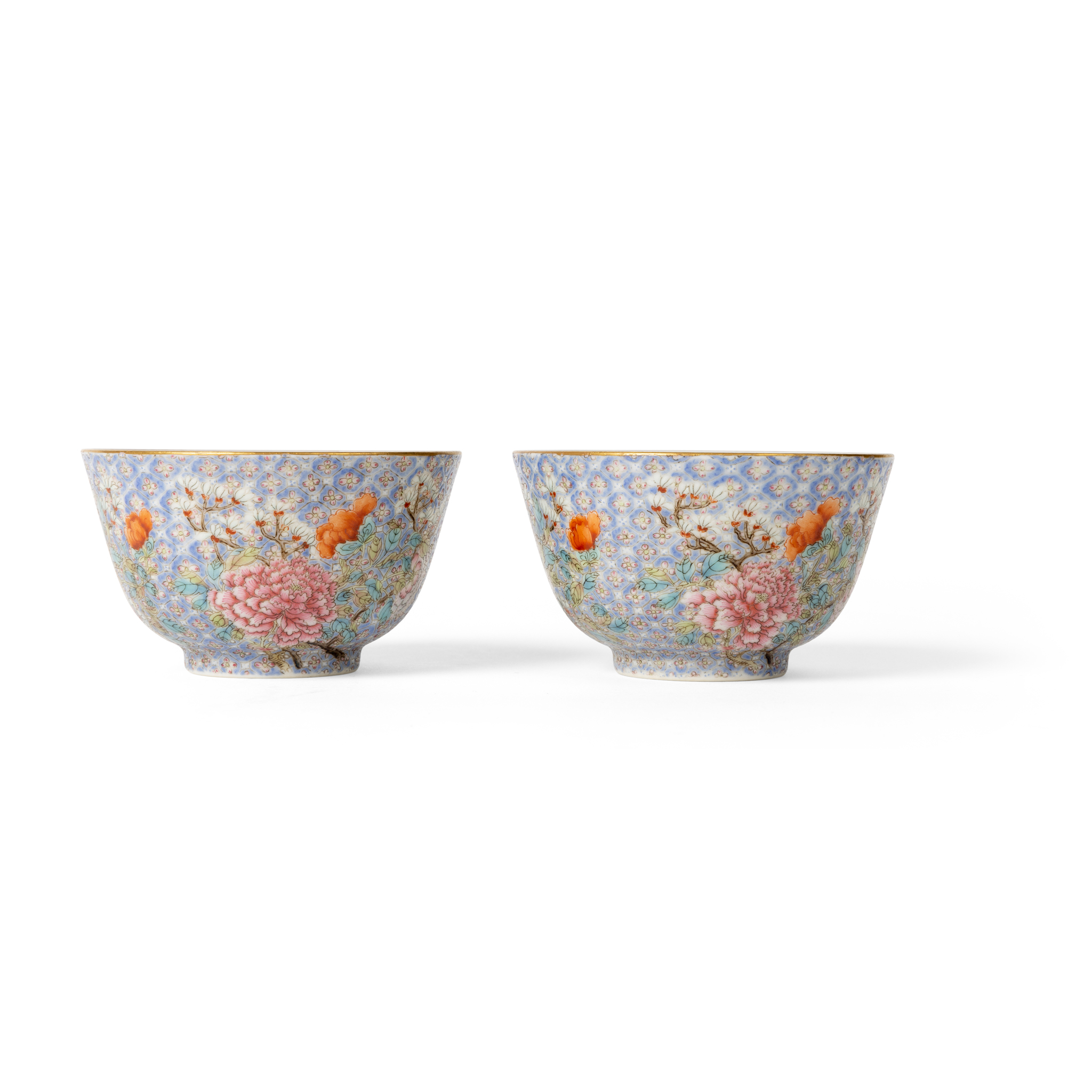 PAIR OF CHINESE FAMILLE ROSE 'FLORAL' BOWLS