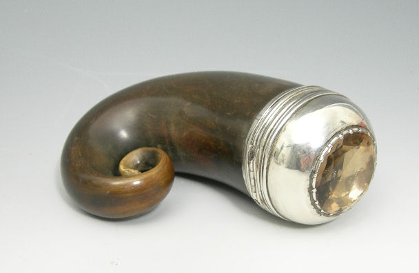 DUNDEE - a Scottish provincial curly horn snuff mull,