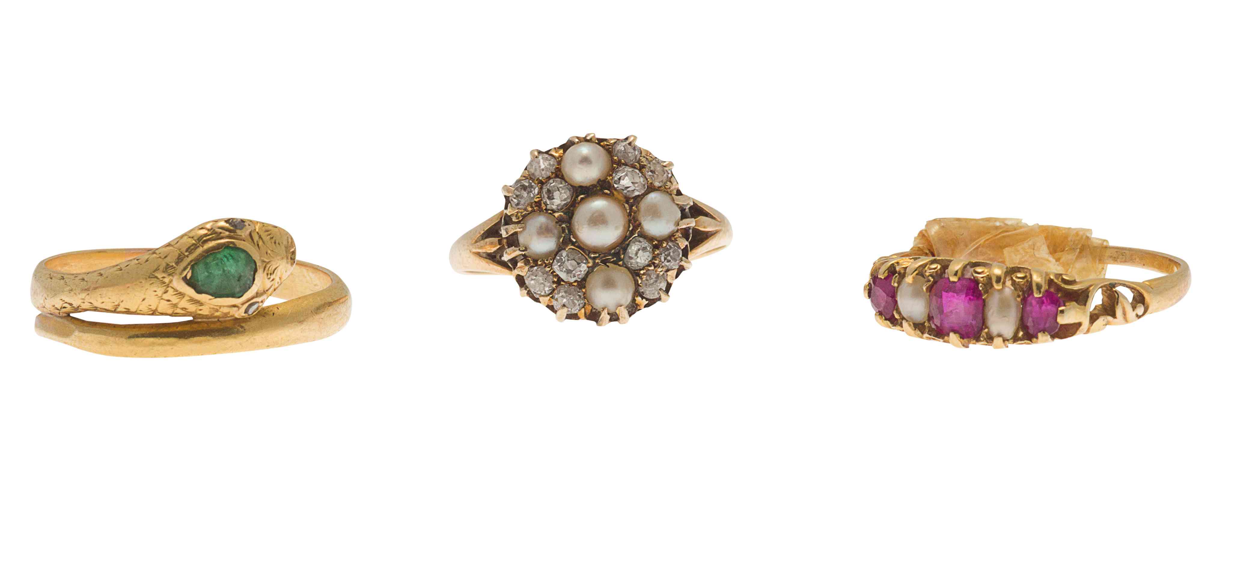 A diamond and pearl set cluster ring