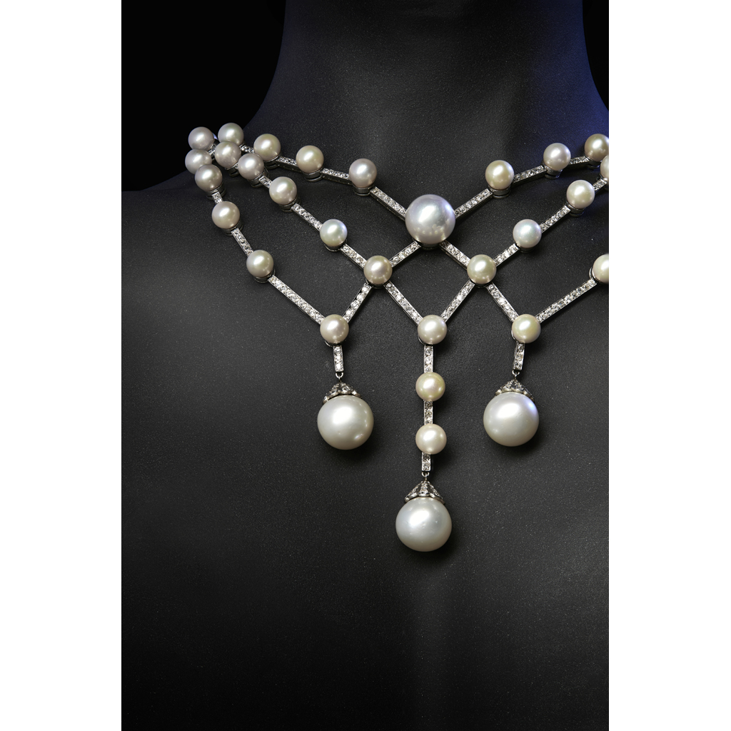 A South Sea pearl and diamond set necklace