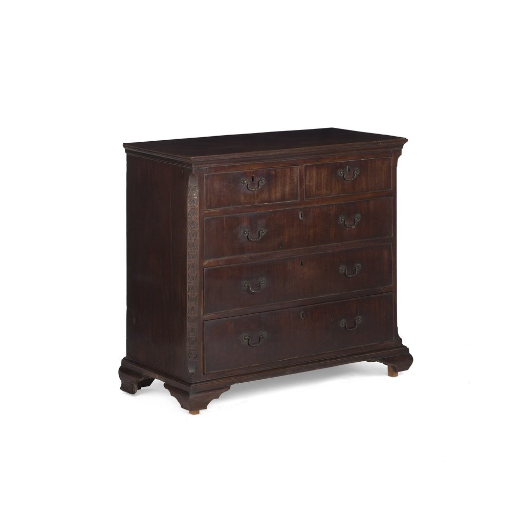 GEORGE III MAHOGANY CHEST OF DRAWERS