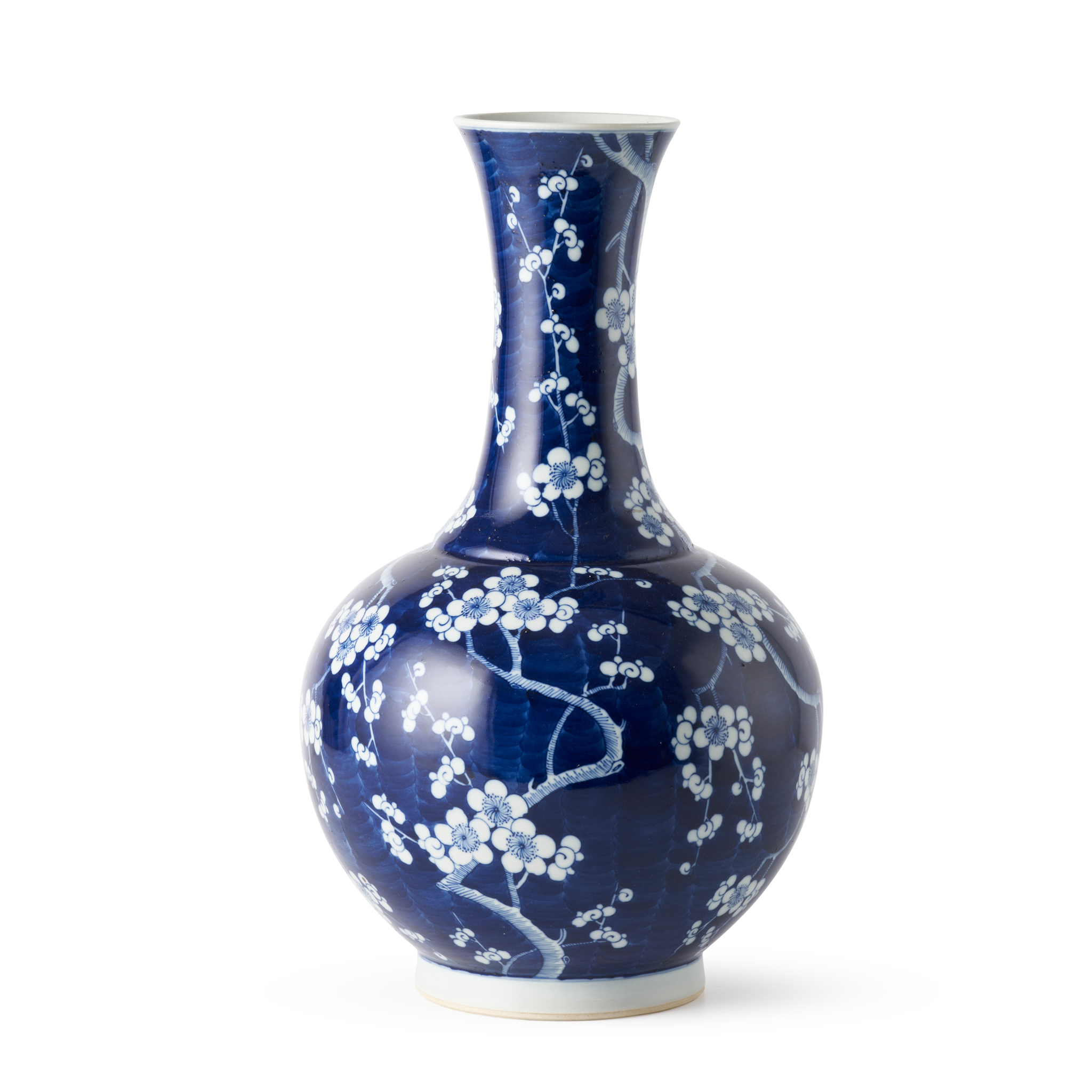 BLUE AND WHITE 'CRACKED ICE AND PRUNUS' VASE