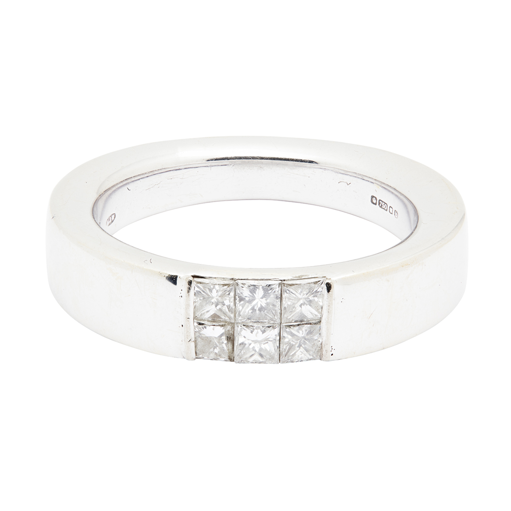 A contemporary diamond set ring, Mappin & Webb
