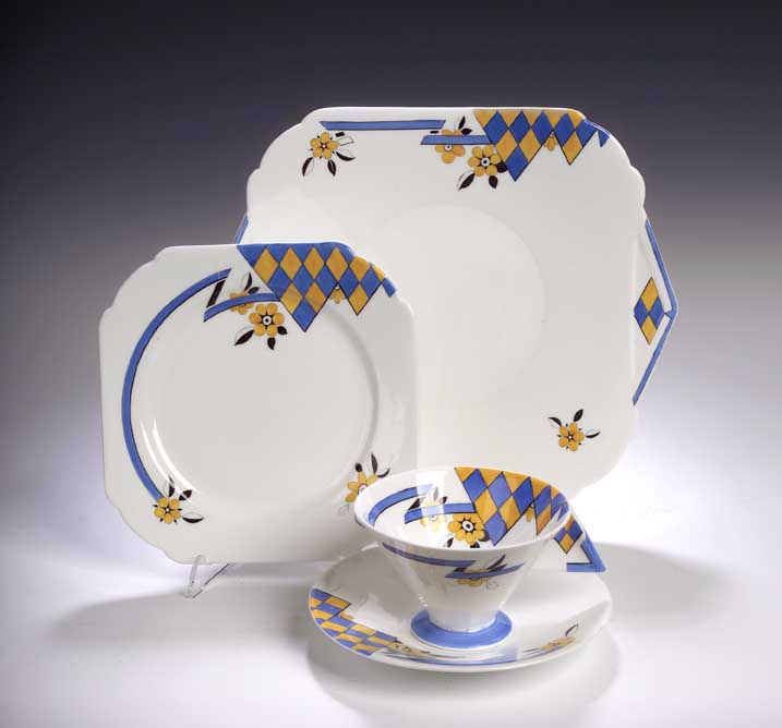 A Shelley Art Deco part tea service,