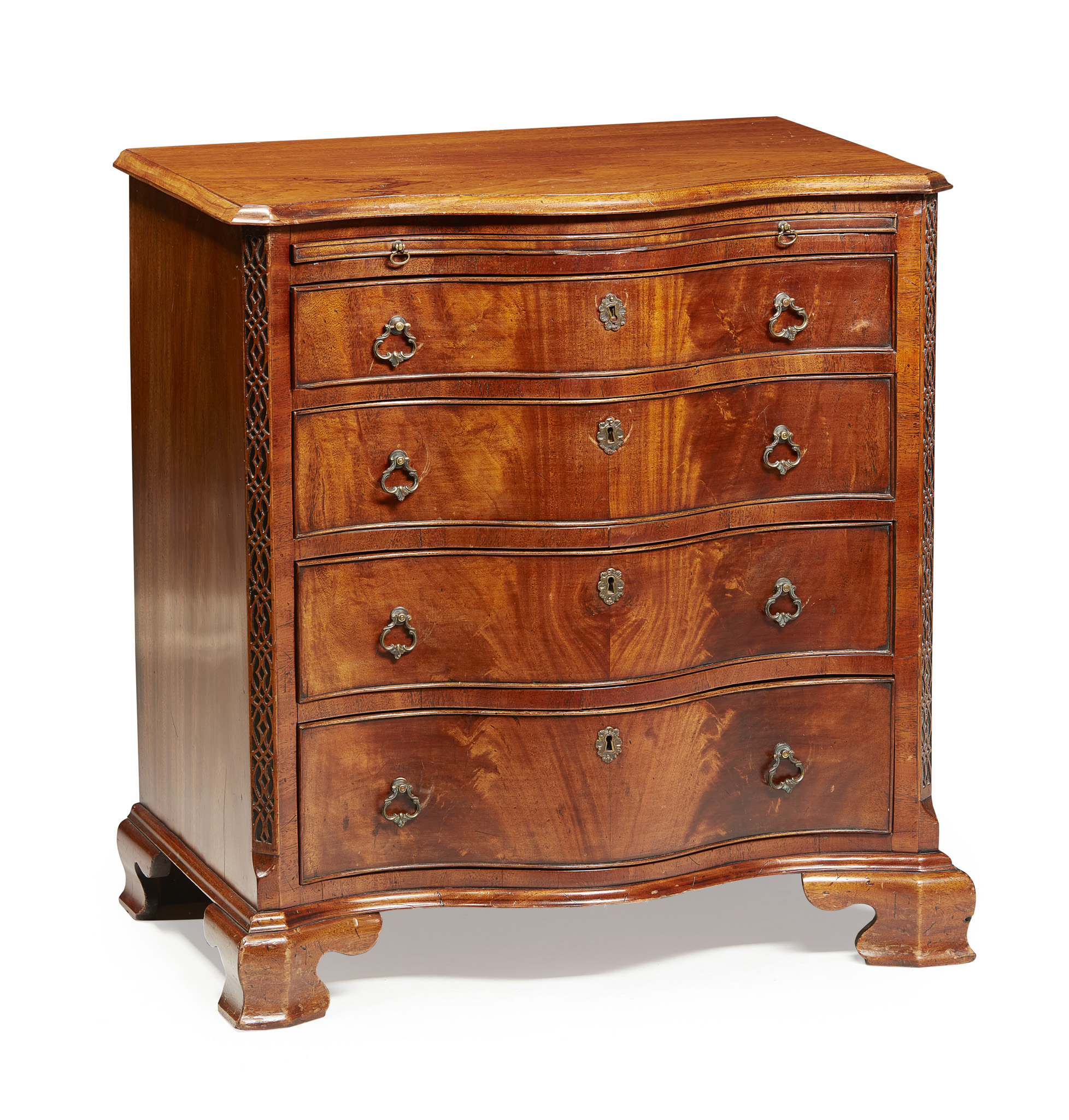 GEORGE III MAHOGANY SERPENTINE BACHELOR'S CHEST OF DRAWERS