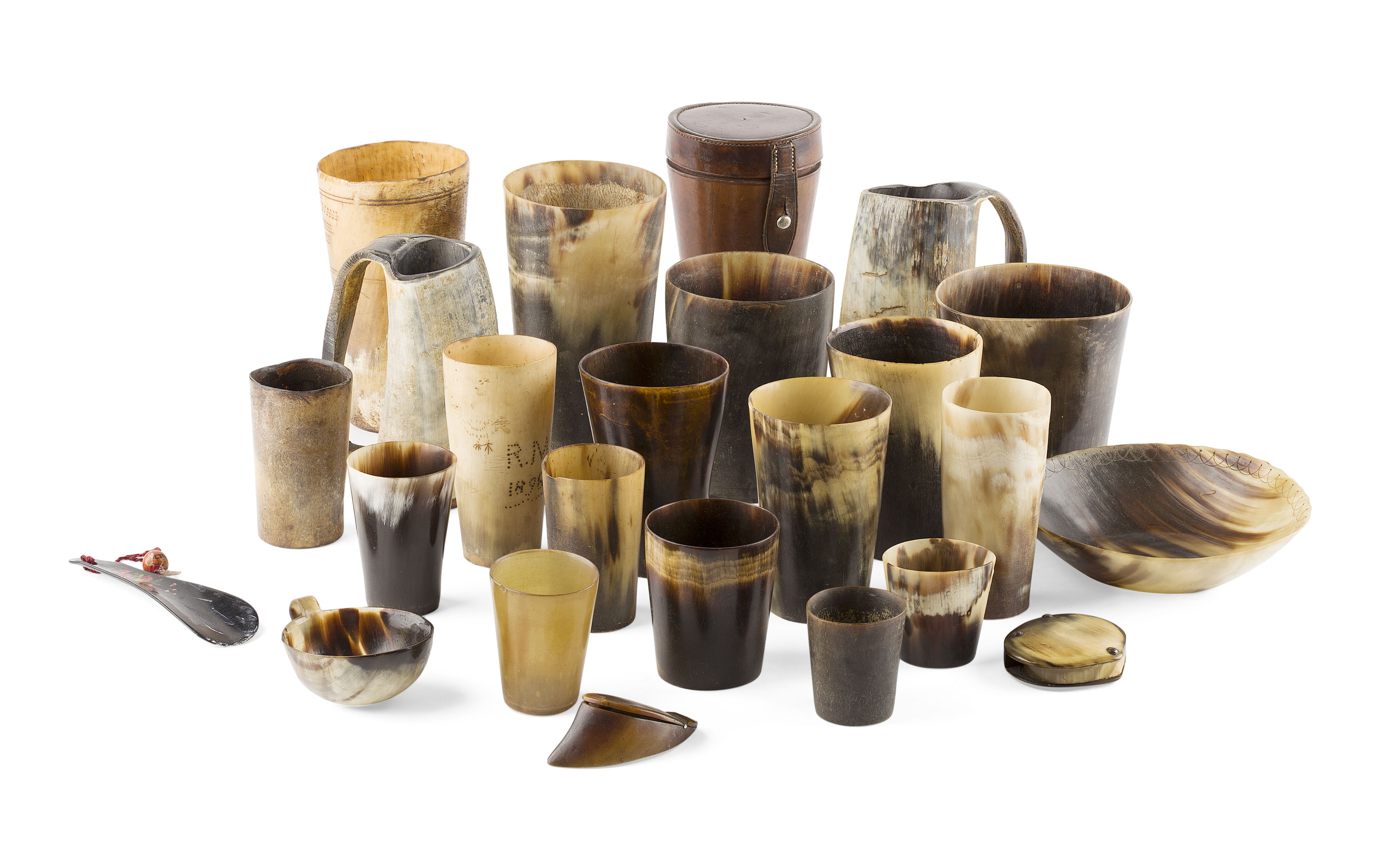 COLLECTION OF HORN BEAKERS