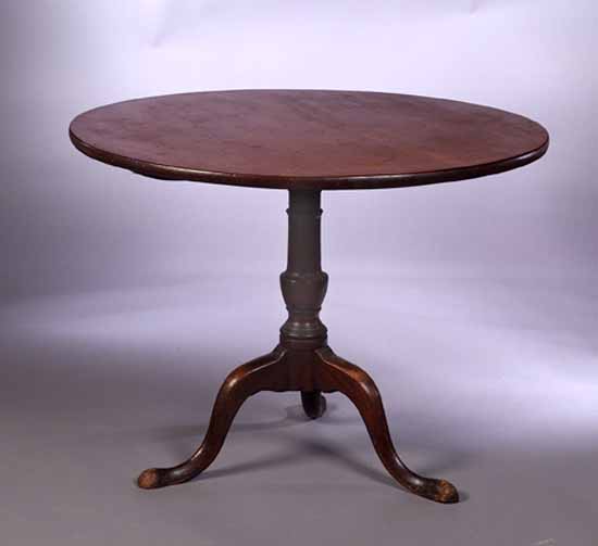 A Georgian mahogany tilt-top tripod table