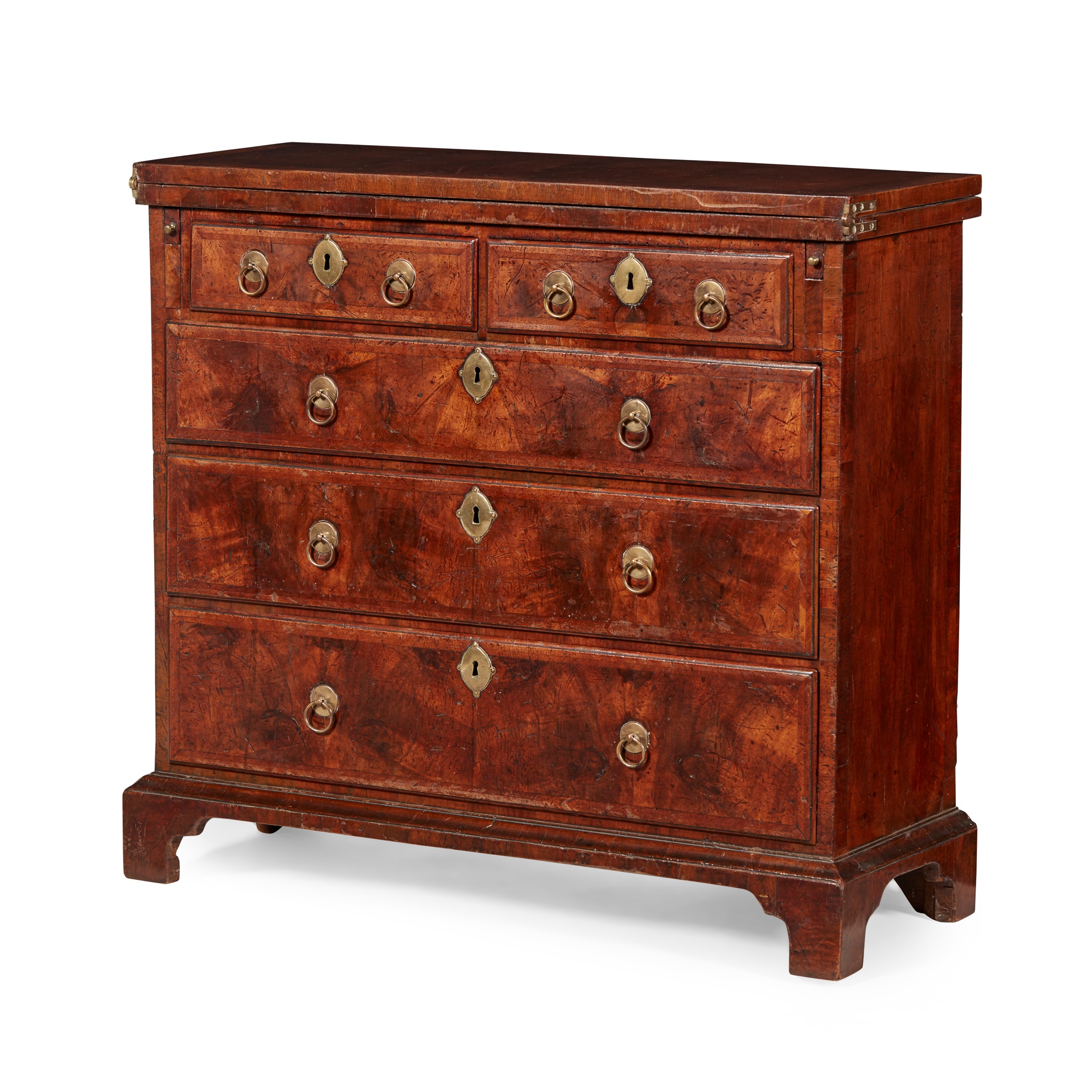 GEORGE I WALNUT BACHELOR'S CHEST OF DRAWERS