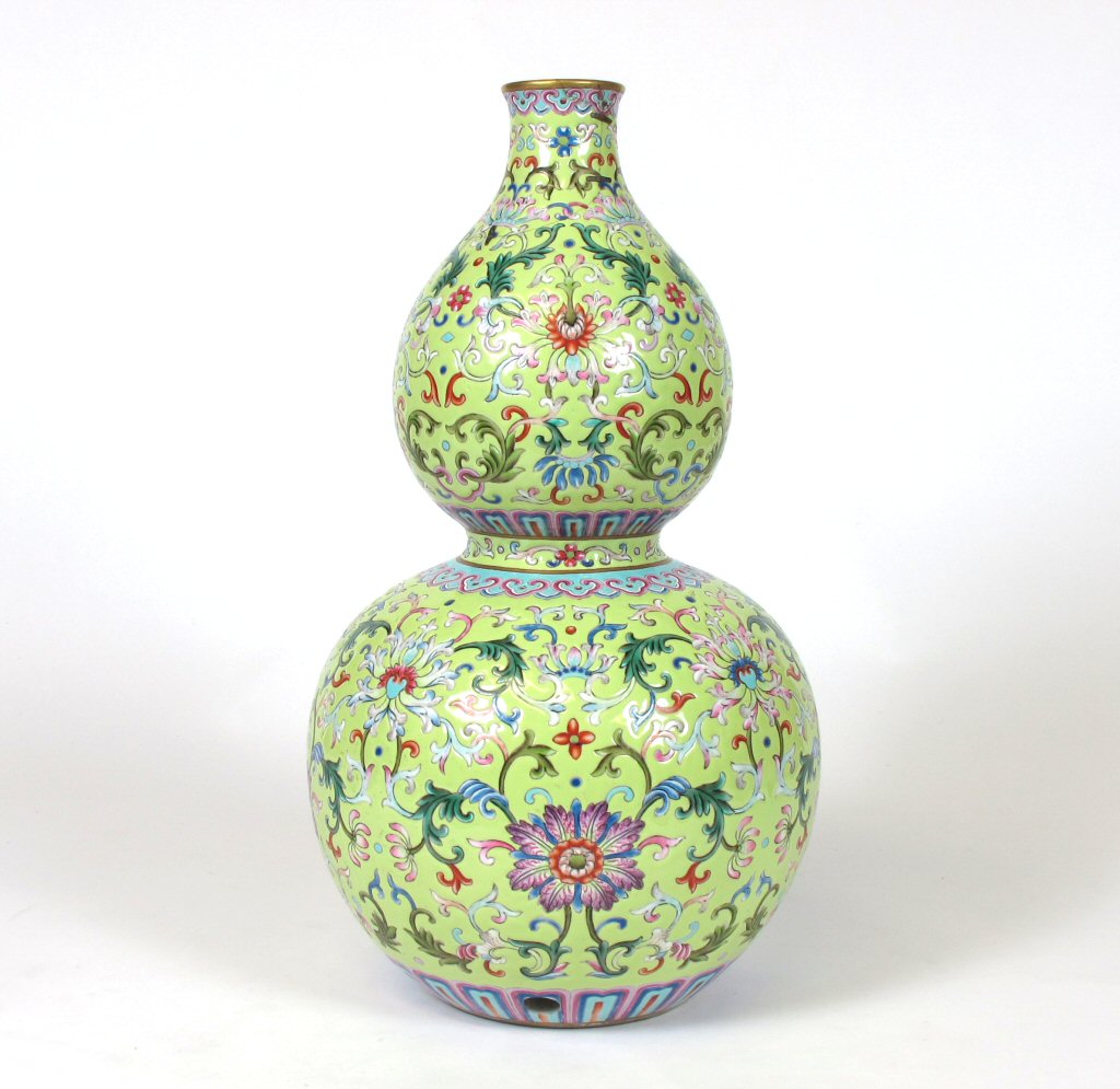 CHINESE FAMILLE JAUNE PORCELAIN DOUBLE GOURD VASE