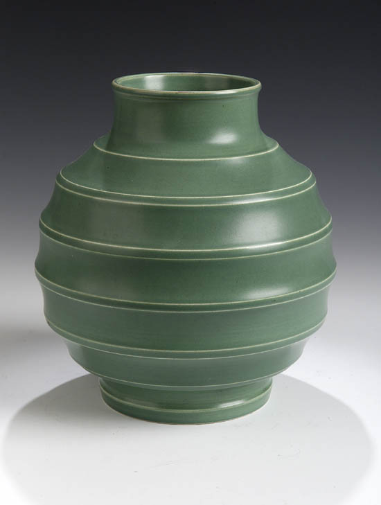 A Wedgwood ovoid vase designed by Keith Murray