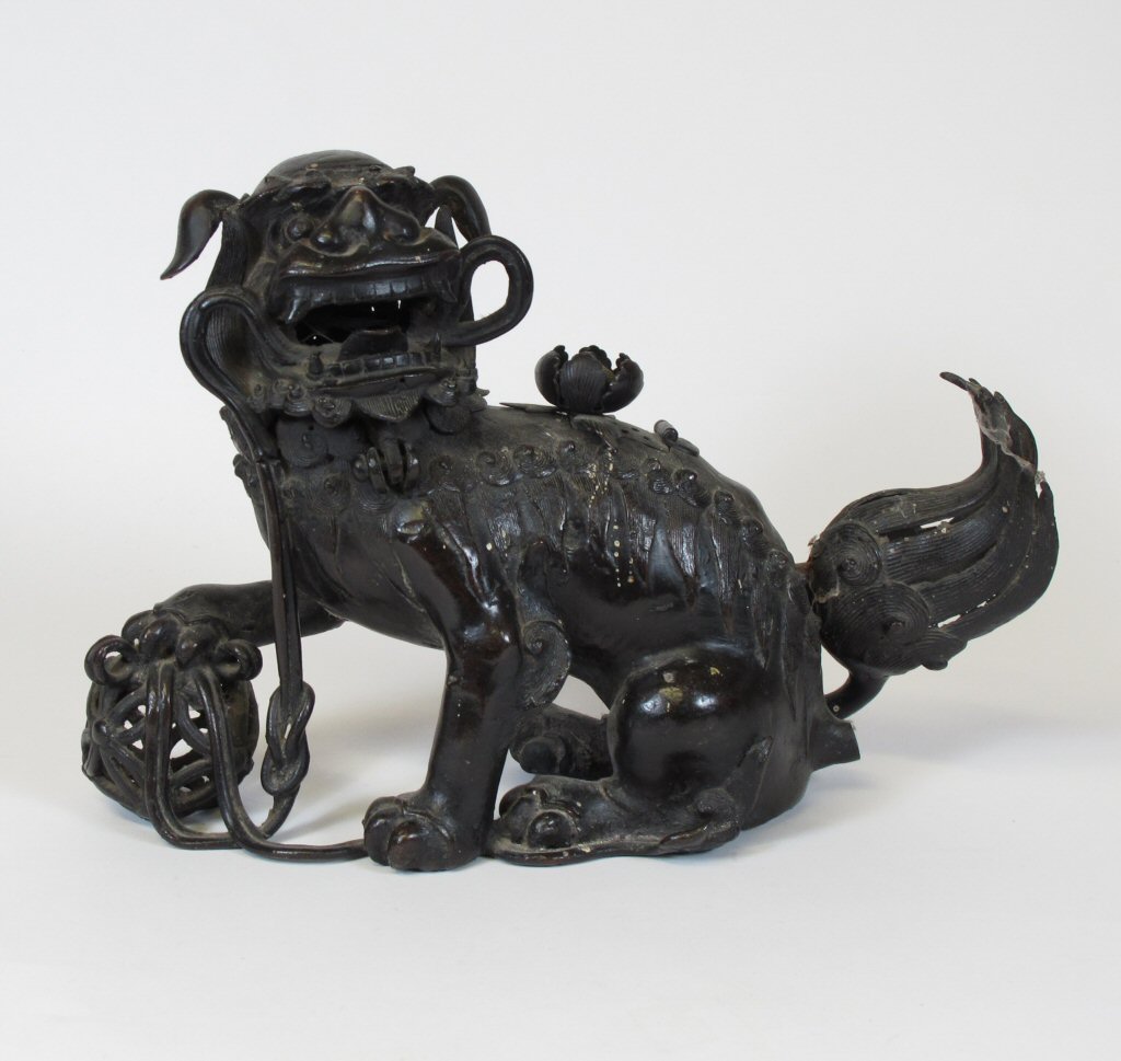 A 19th century Chinese bronze Buddhistic lion