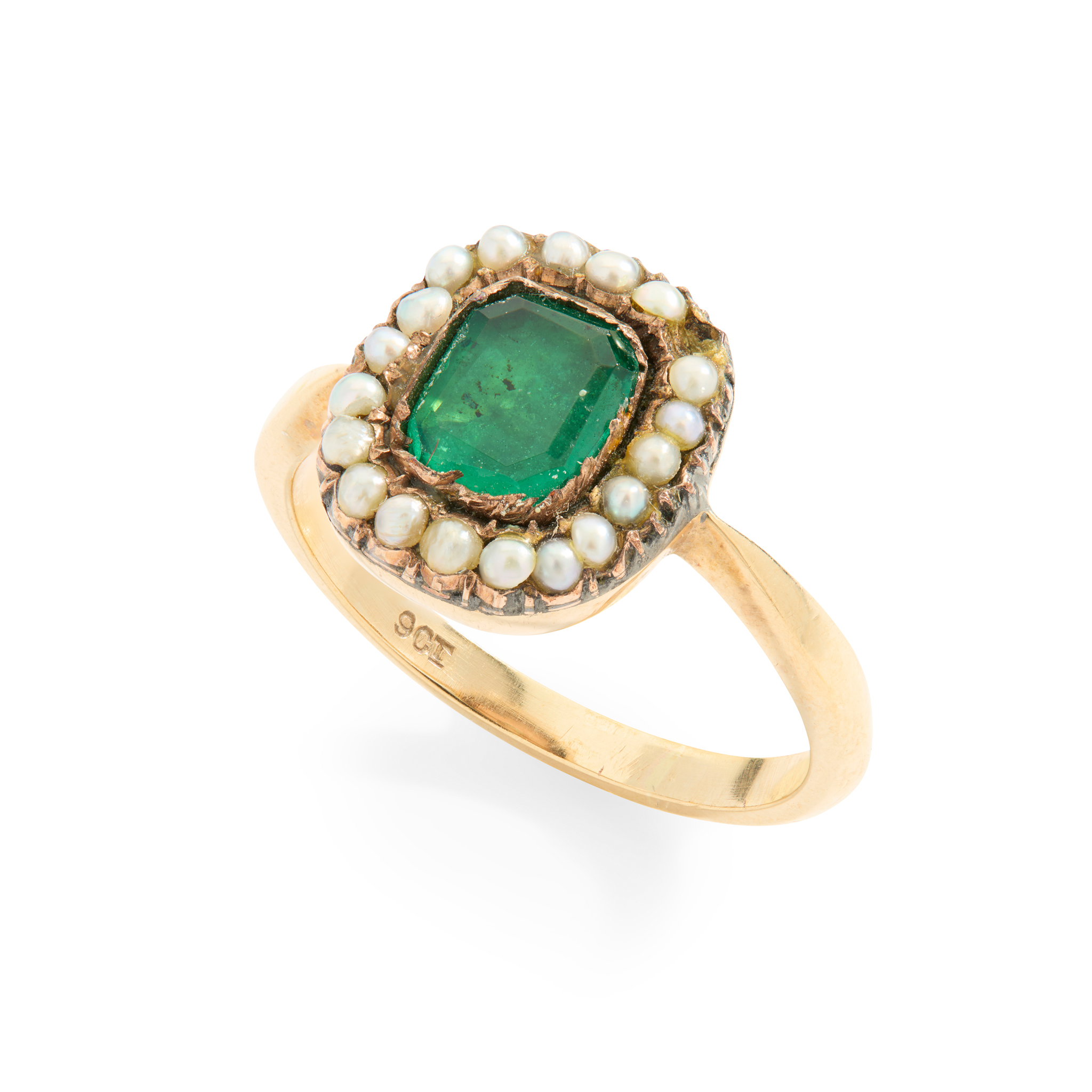 An green gemstone and pearl ring