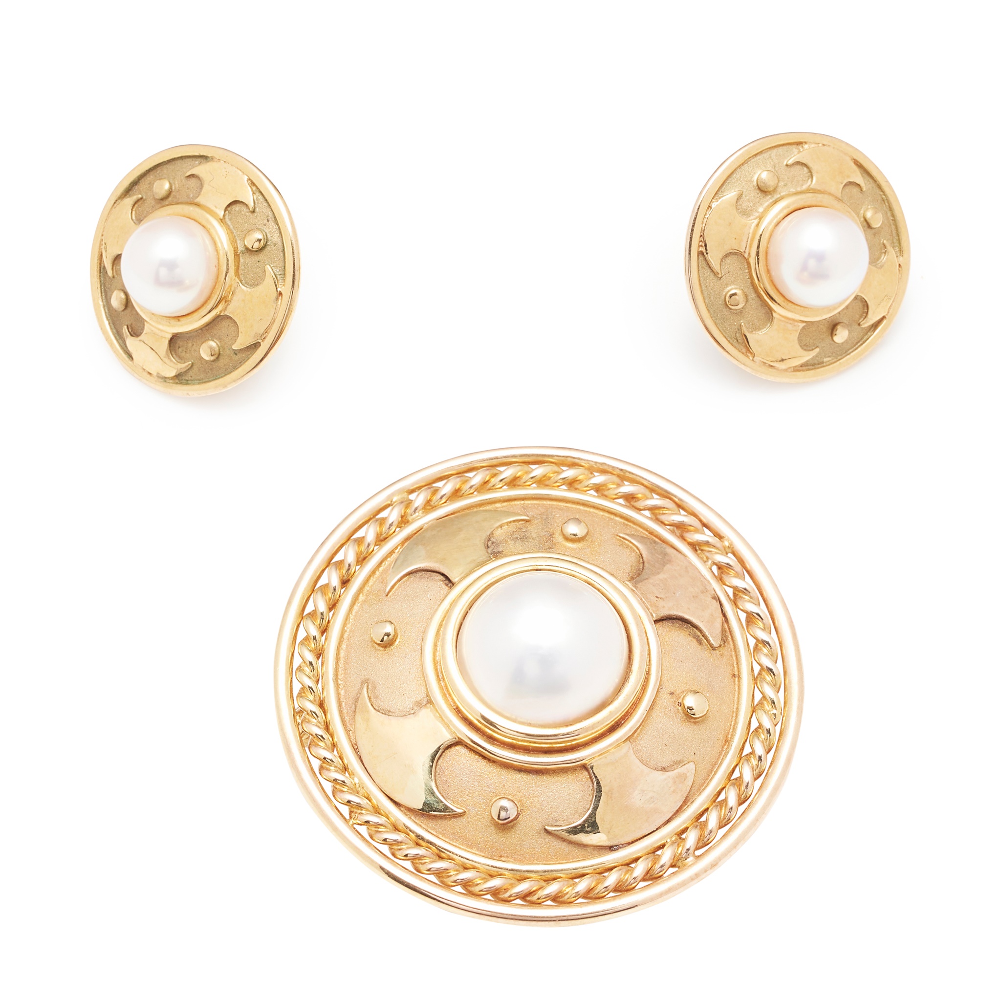 A 9ct gold and pearl set brooch and earrings