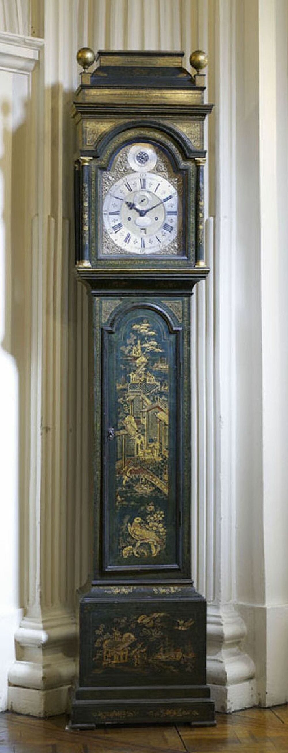 A fine 18th century blue japanned month-going longcase clock By Hugh Richards of London