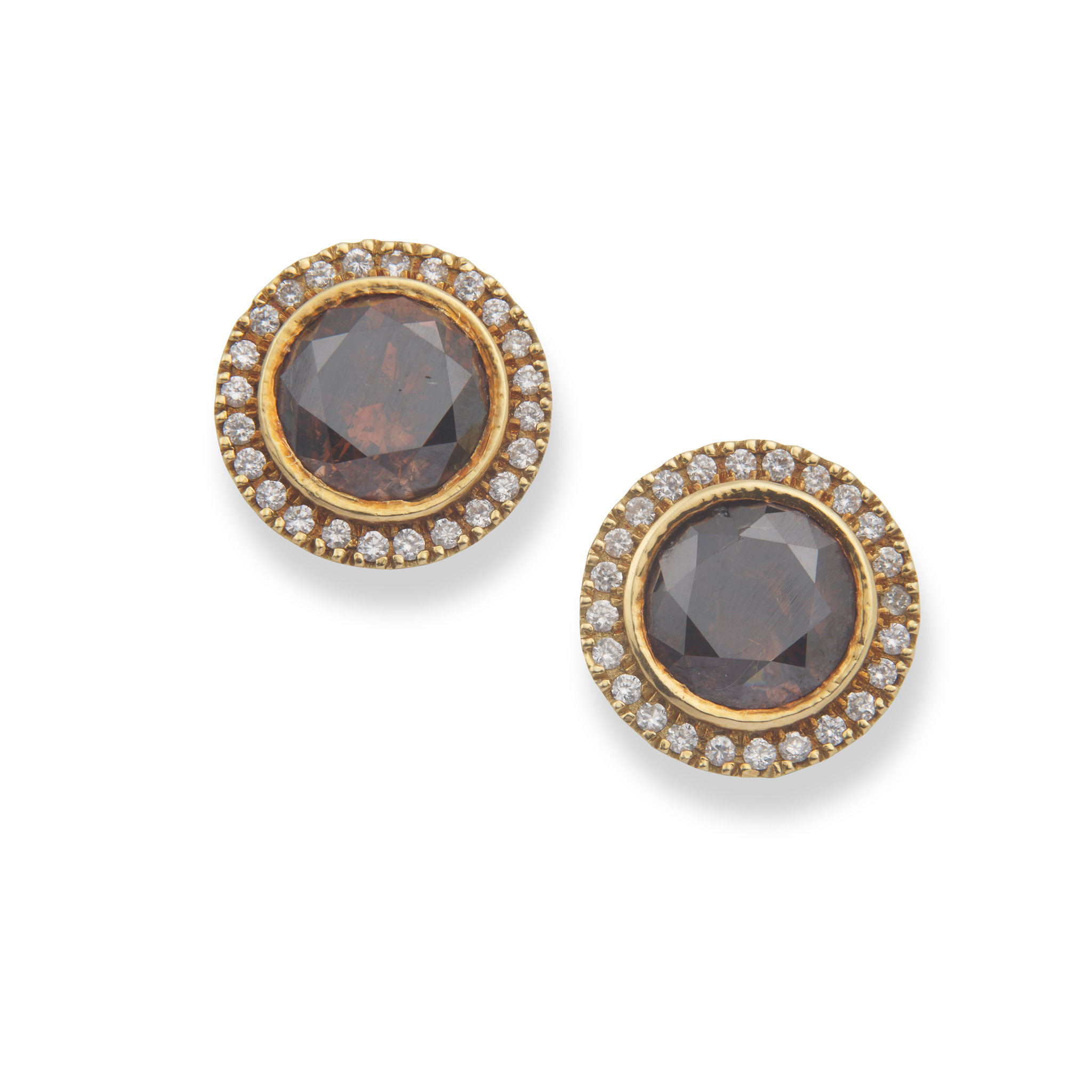 A pair of diamond cluster earstuds