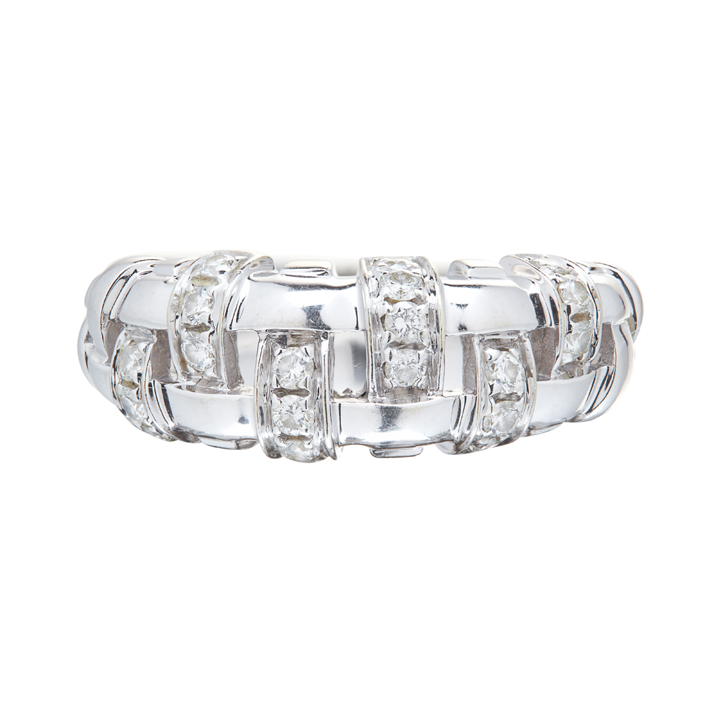 TIFFANY & CO - A contemporary diamond set ring