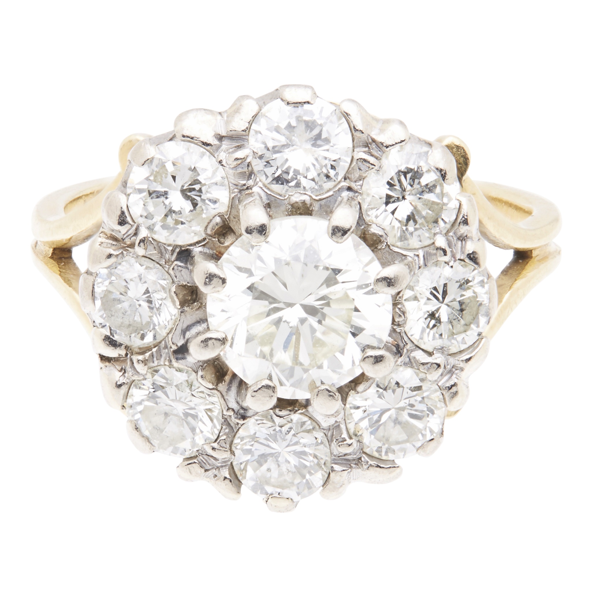 A diamond cluster ring