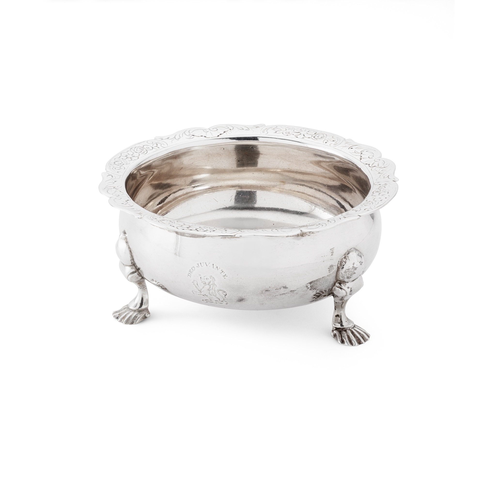 A GEORGE II SUGAR BASIN