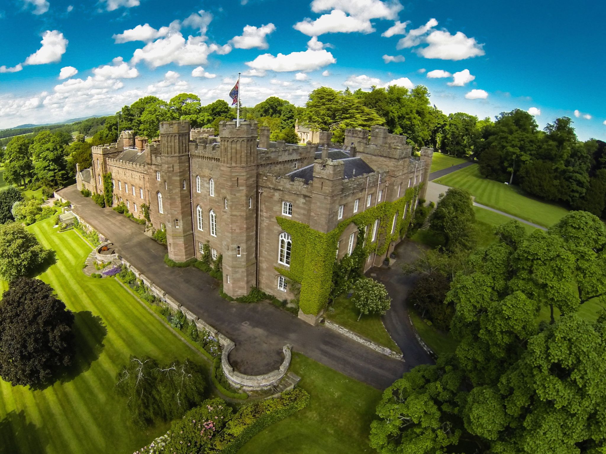 EXCLUSIVE TOUR OF SCONE PALACE & AFTERNOON TEA IN PRIVATE APARTMENTS
