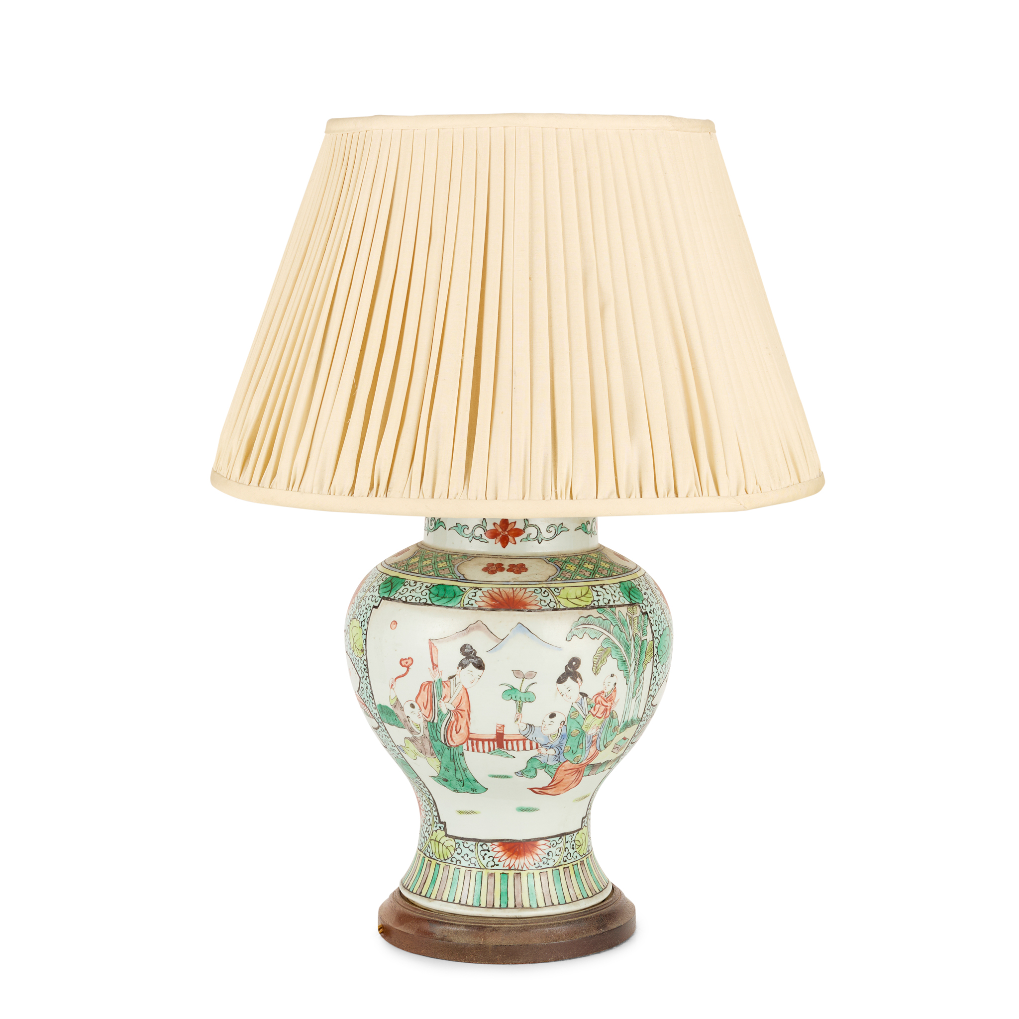 CHINESE FAMILLE VERTE PORCELAIN VASE LAMP